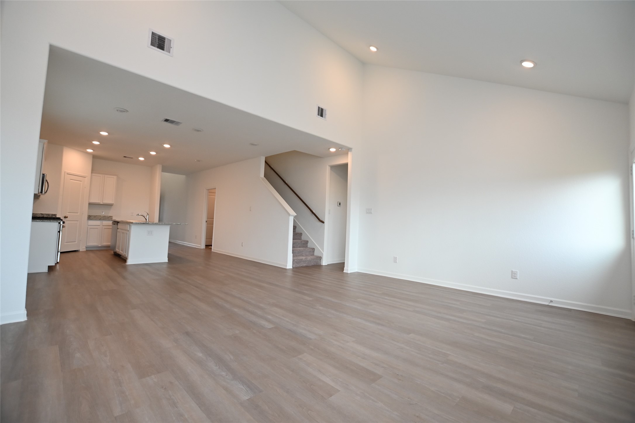 3306 Driftwood Meadow Lane Property Photo 9
