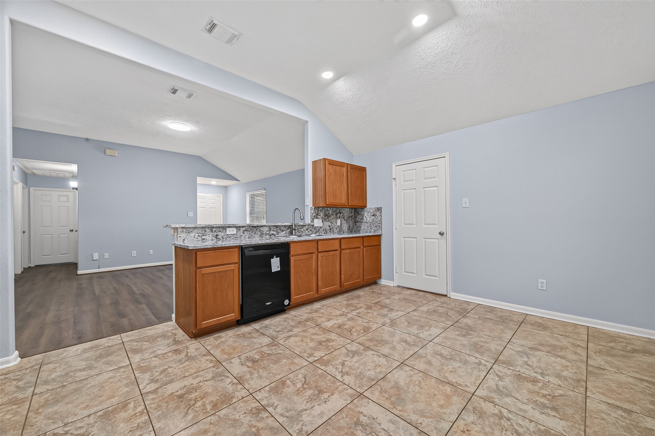 14089 Broken Arrow Drive Property Photo 12