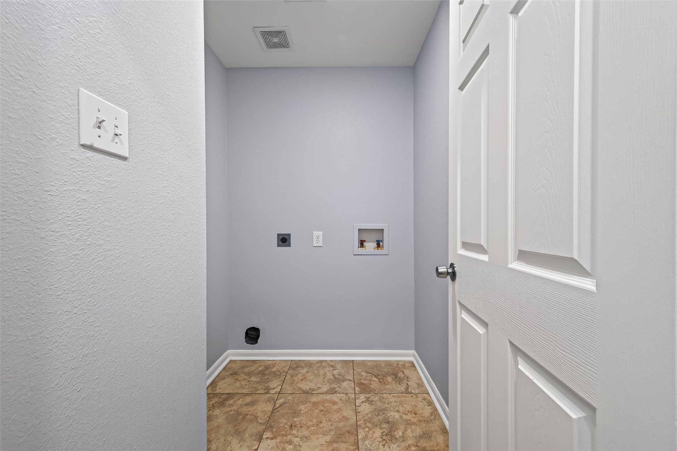14089 Broken Arrow Drive Property Photo 13