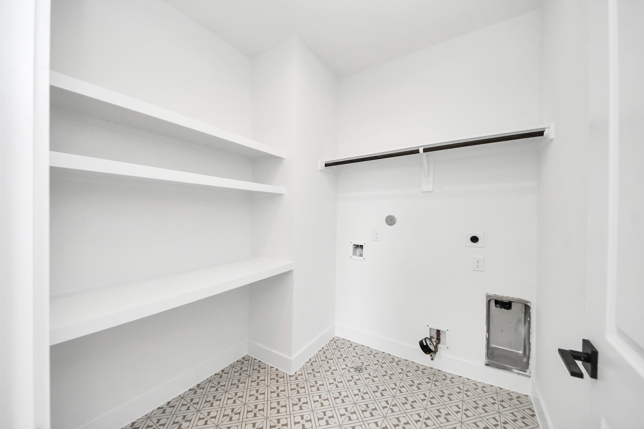 860 Rachel St Street B Property Photo 21
