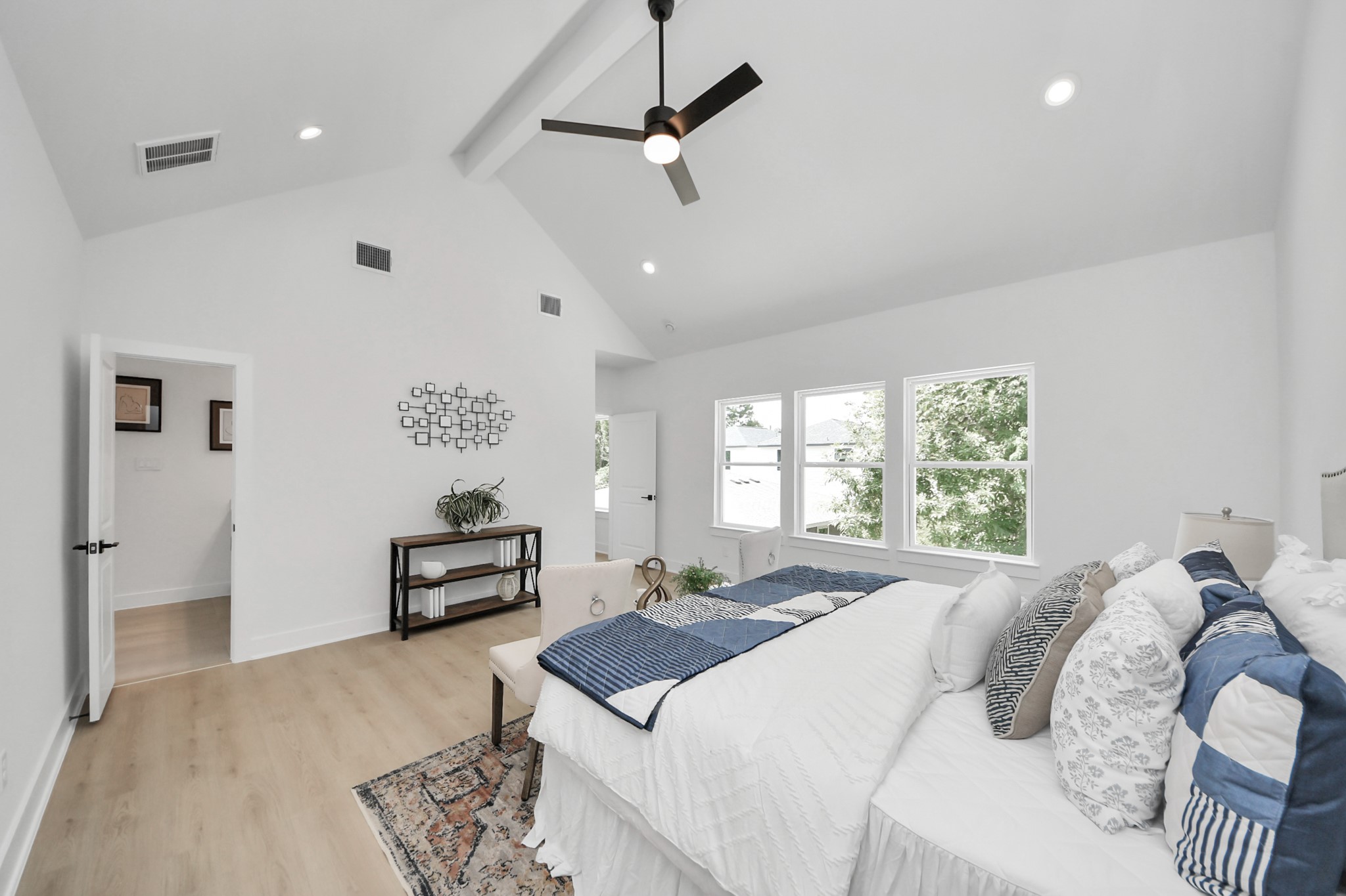 860 Rachel St Street B Property Photo 25