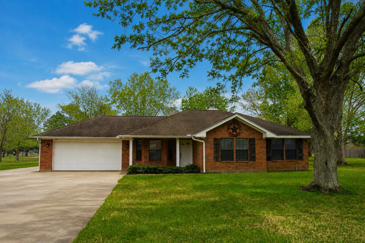 3121 County Road 415b Property Photo 1