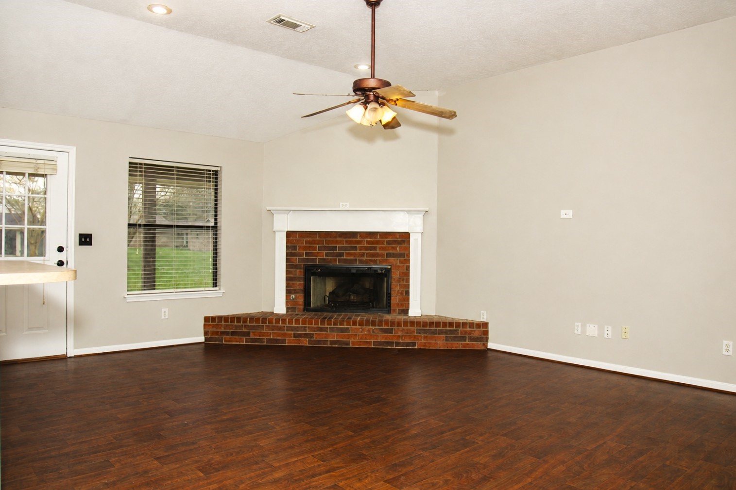 3121 County Road 415b Property Photo 4