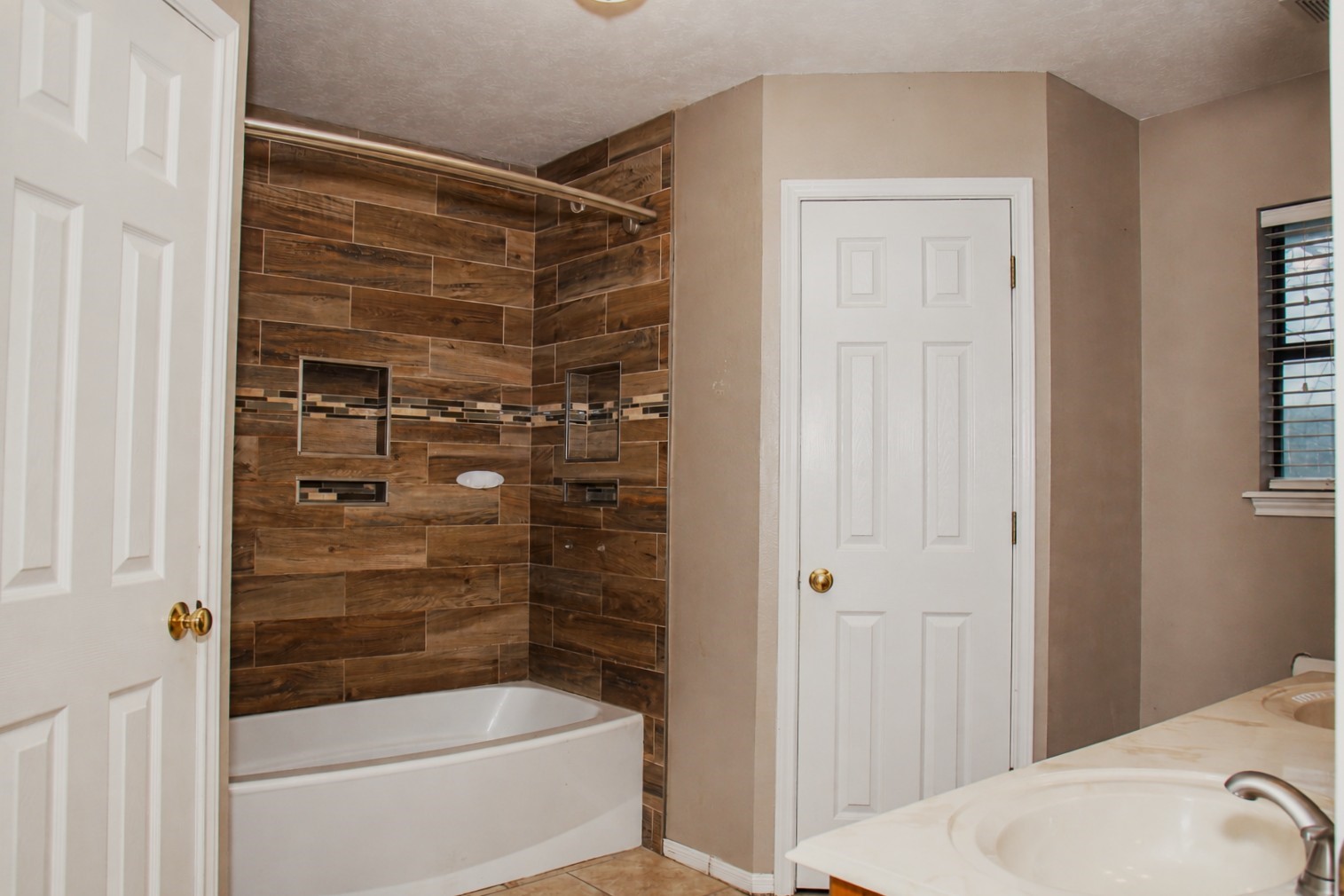 3121 County Road 415b Property Photo 10