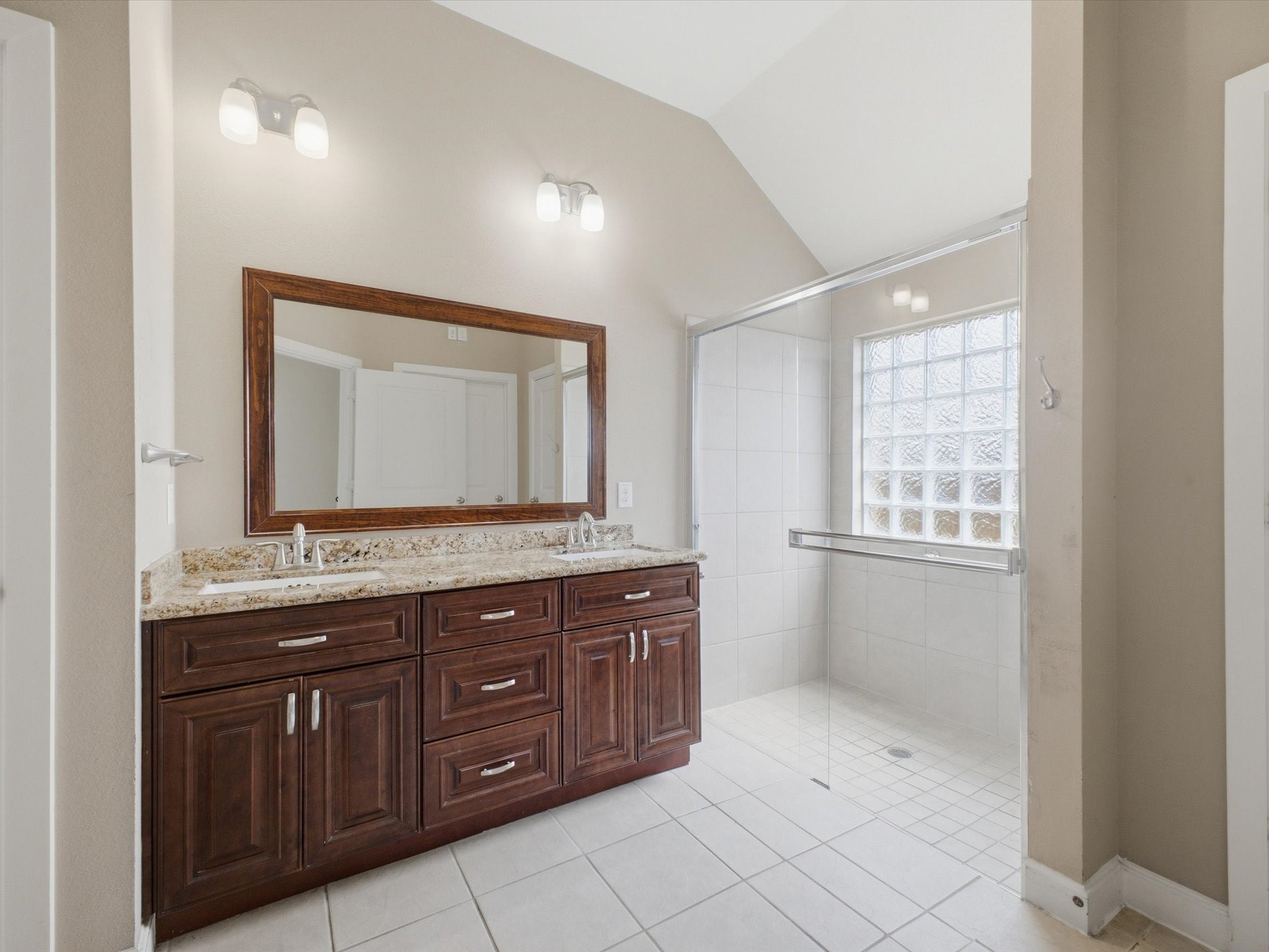 19507 Corbit Grove Court Property Photo 4