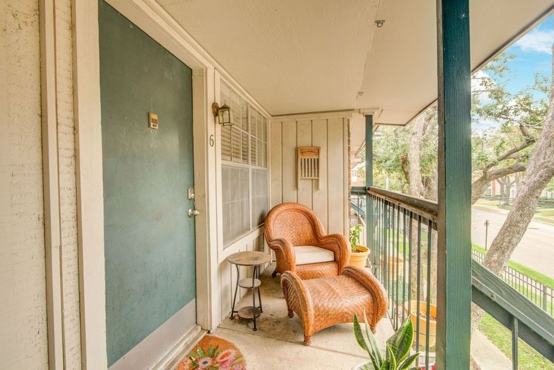 845 Augusta Drive 6 Property Photo 18