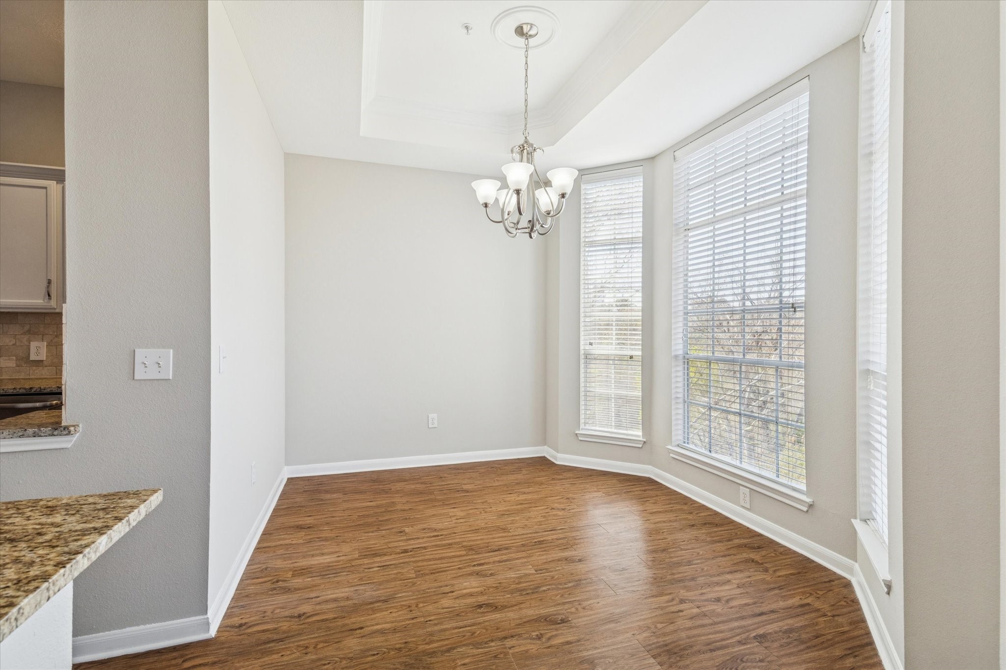 5353 Memorial Drive 3062 Property Photo 3
