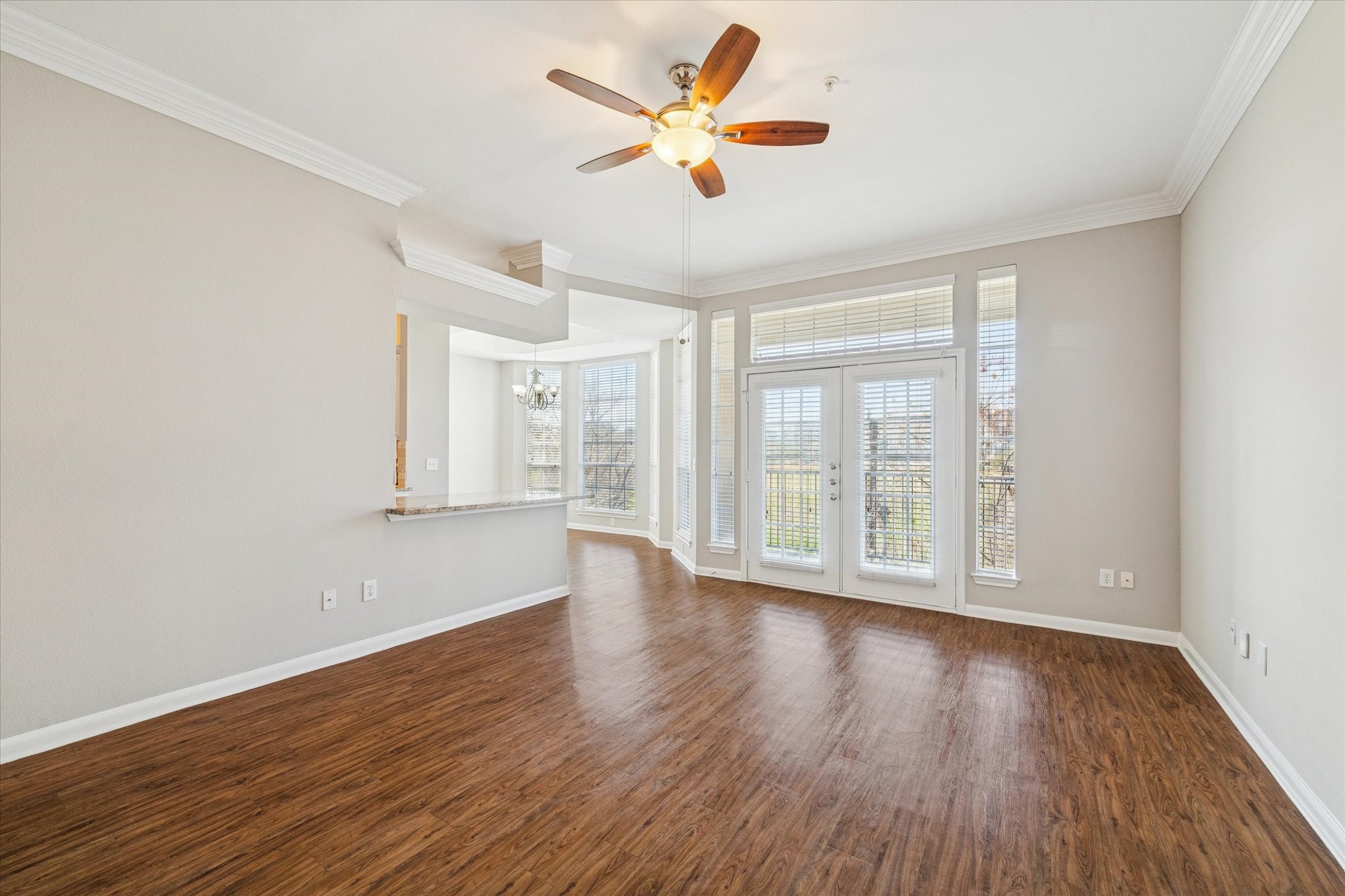 5353 Memorial Drive 3062 Property Photo 4