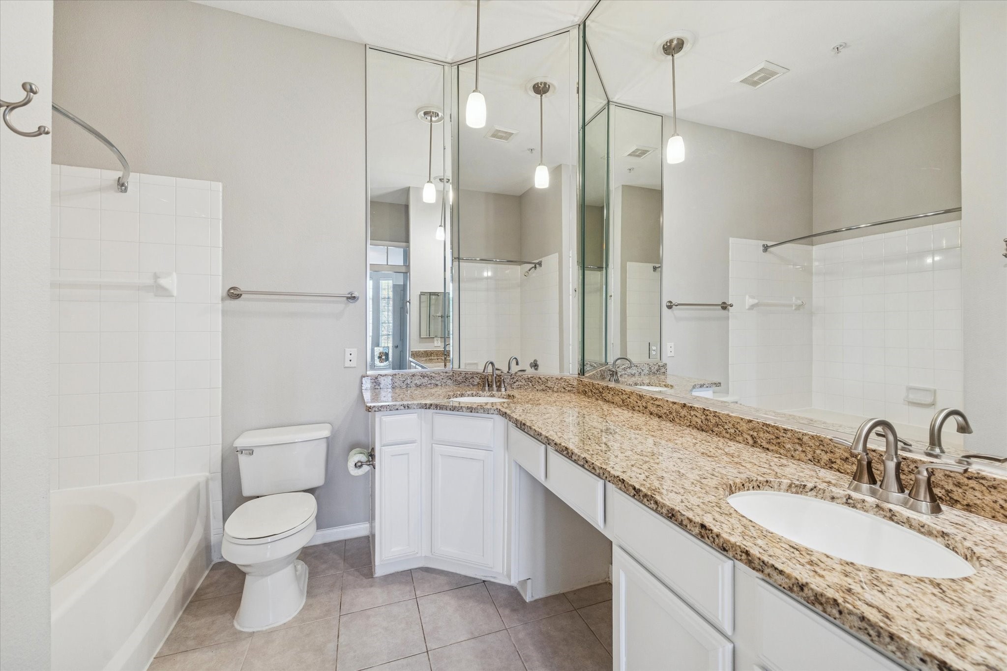 5353 Memorial Drive 3062 Property Photo 6