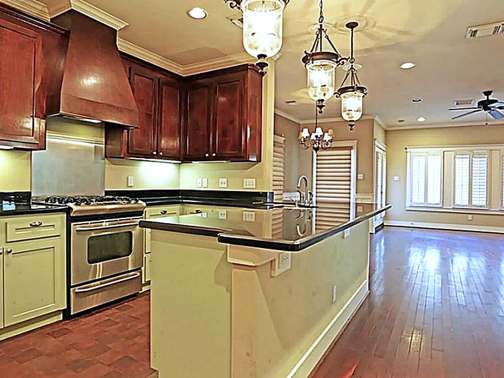 1317 Prince Street Property Photo 9