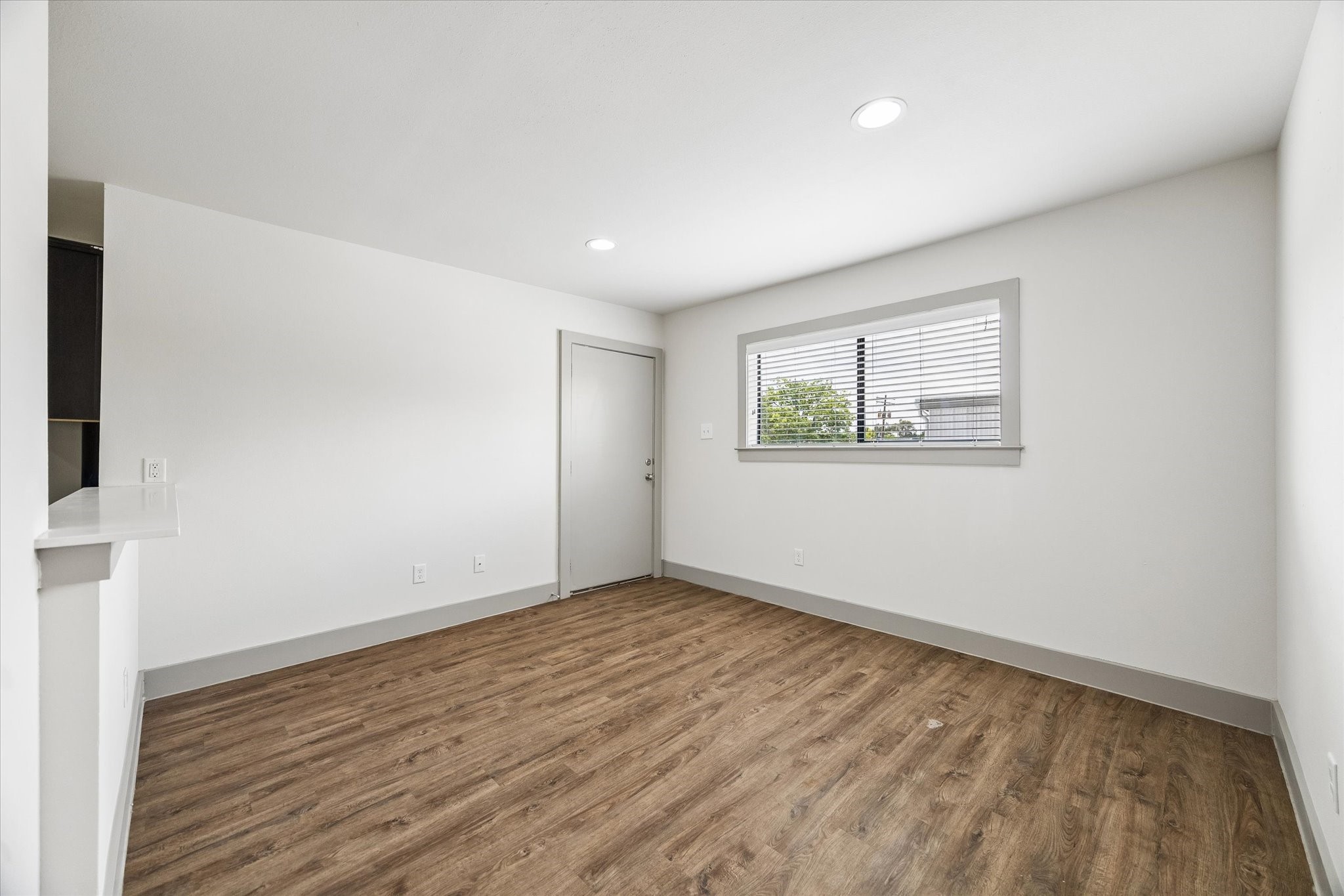 4300 Rosslyn Road 26 Property Photo 3