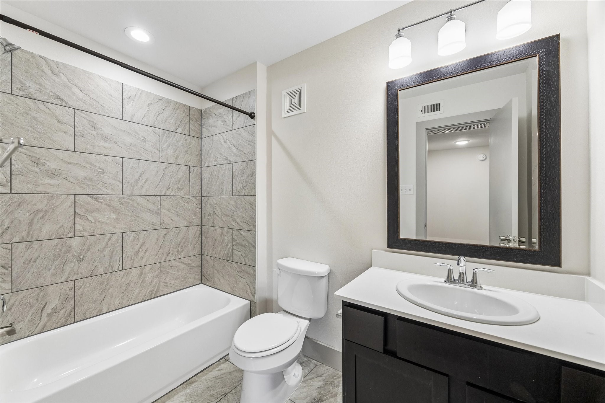 4300 Rosslyn Road 26 Property Photo 8