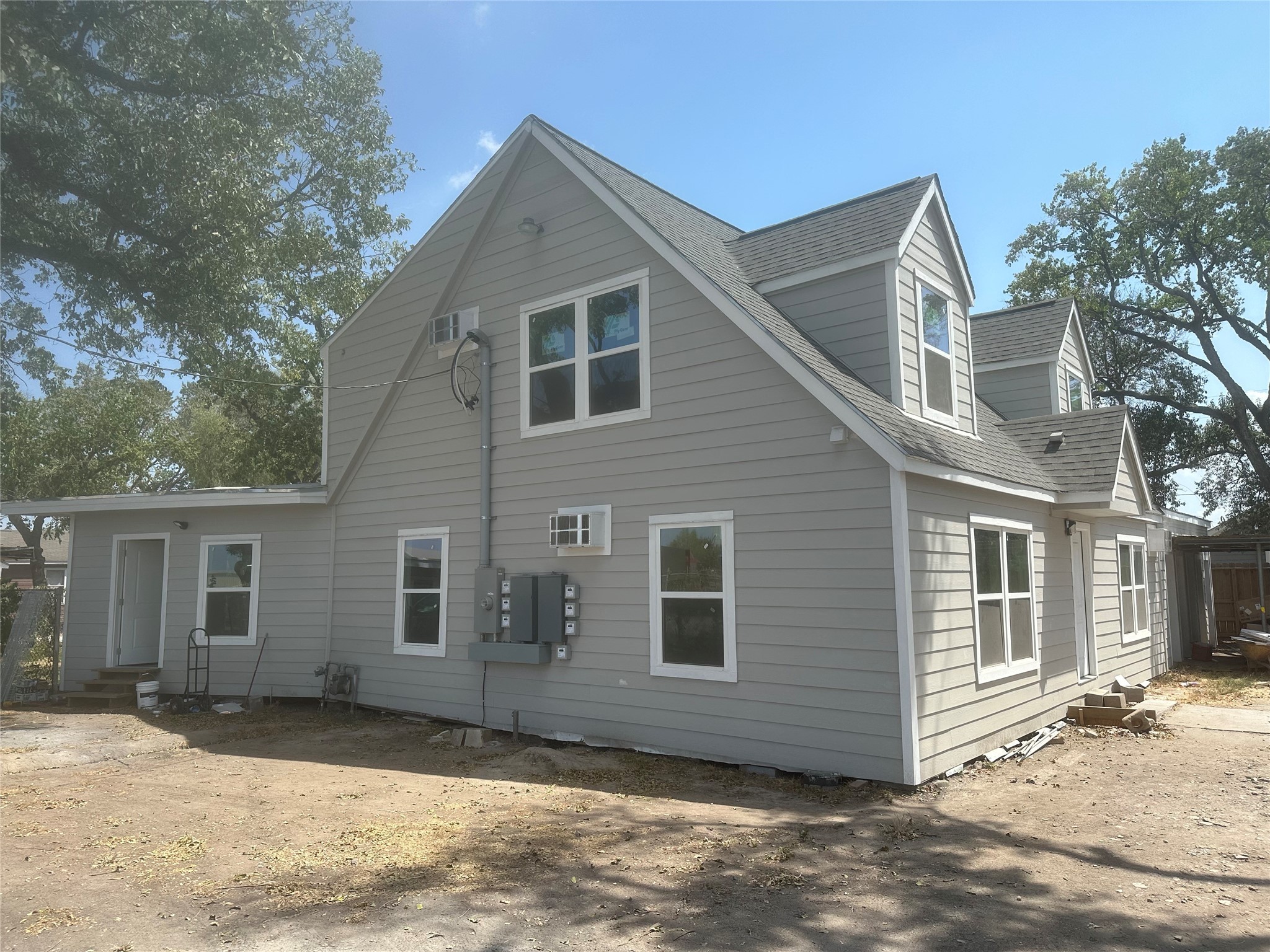 1405 Miles Street Property Photo
