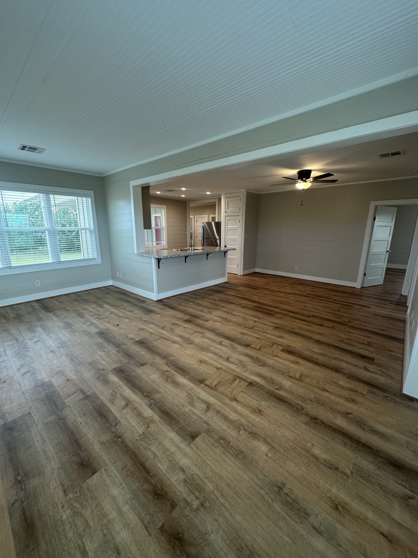 12201 Emshoff Property Photo 3