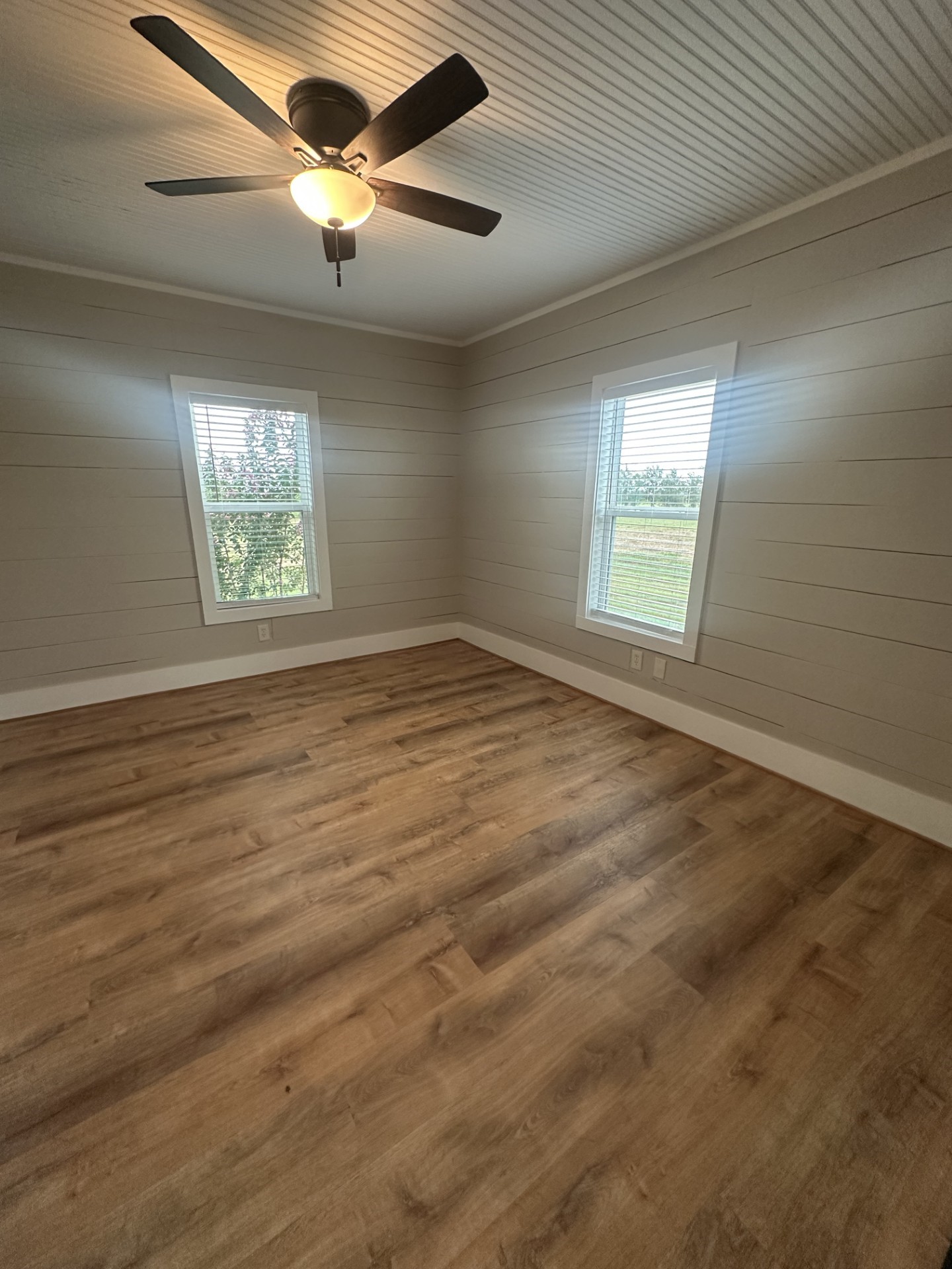 12201 Emshoff Property Photo 6