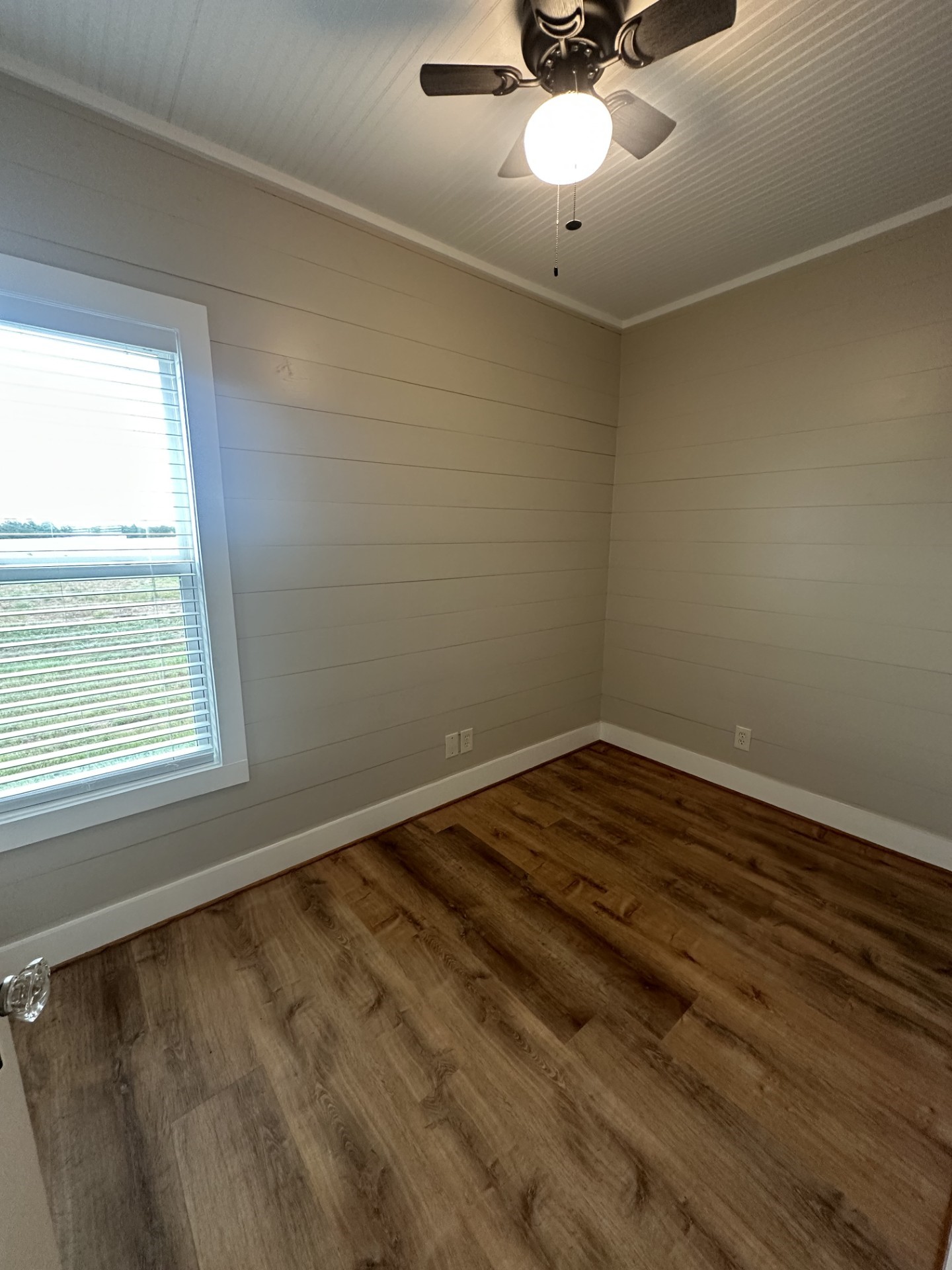 12201 Emshoff Property Photo 7