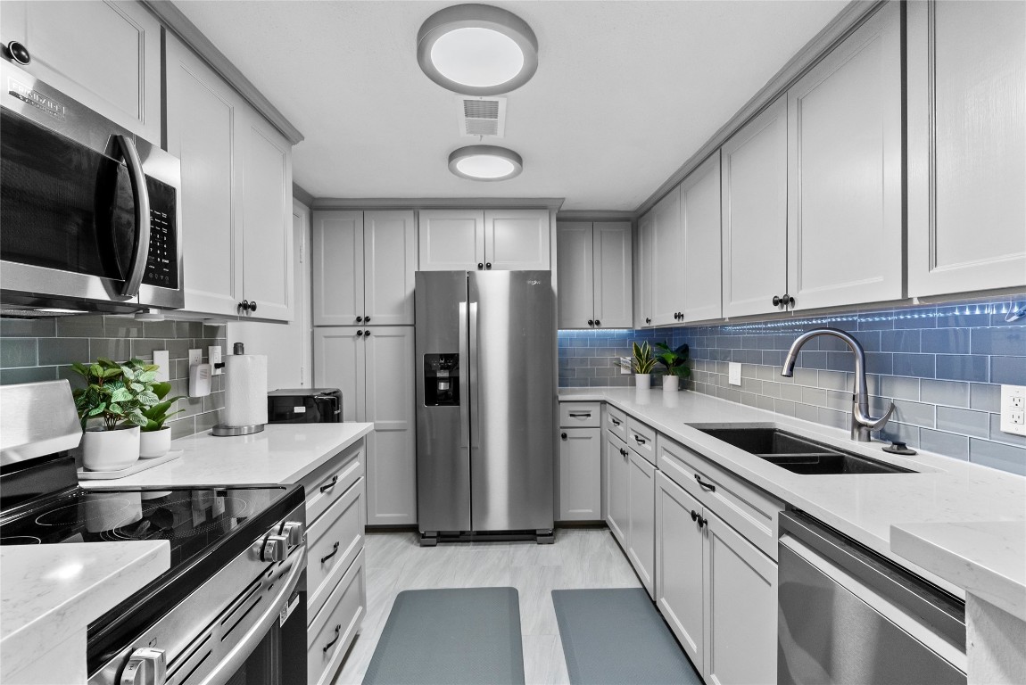 604 S Ripple Creek Drive 604 Property Photo 3