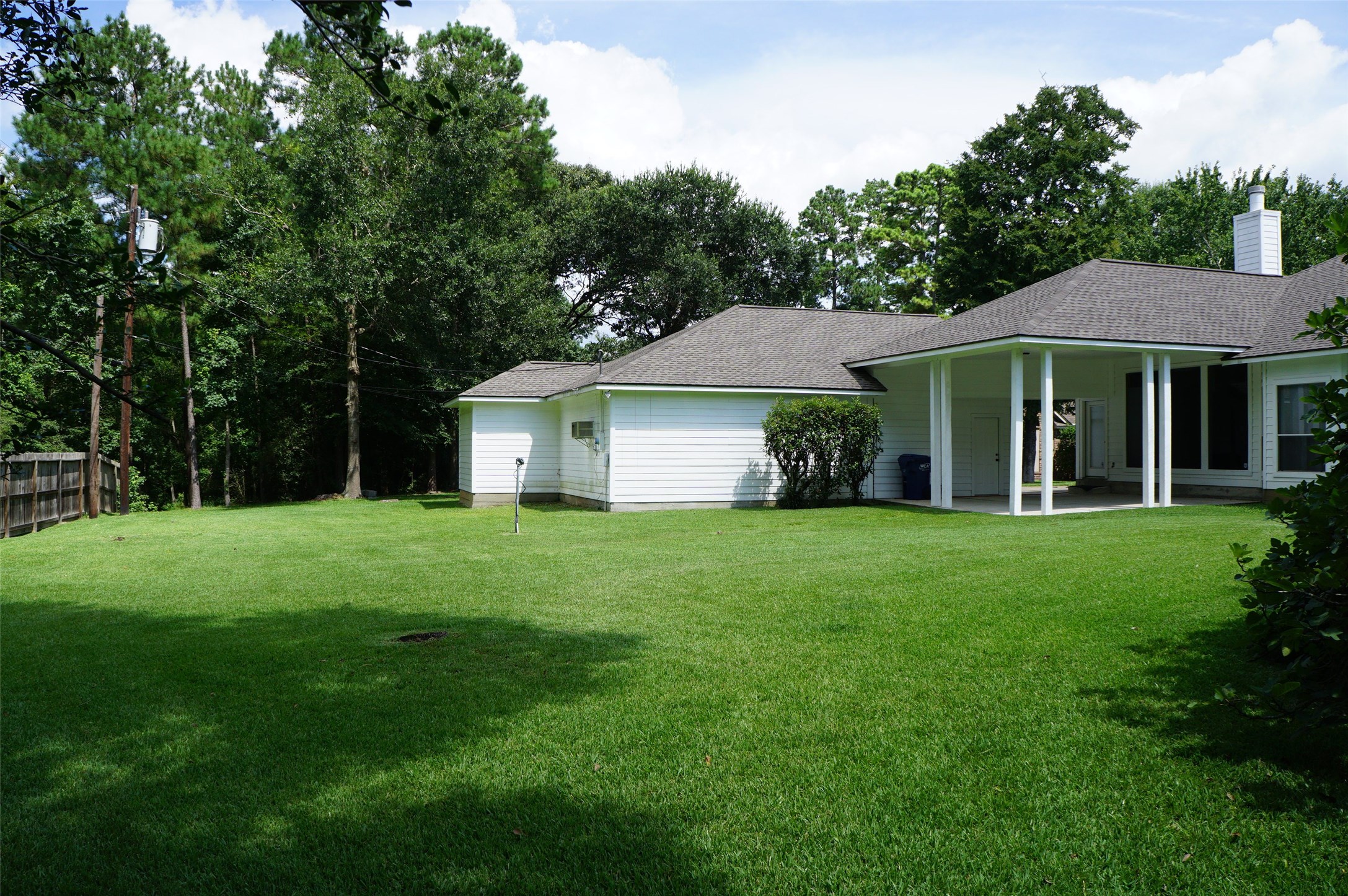 2427 Chantilly Lane Property Photo 9