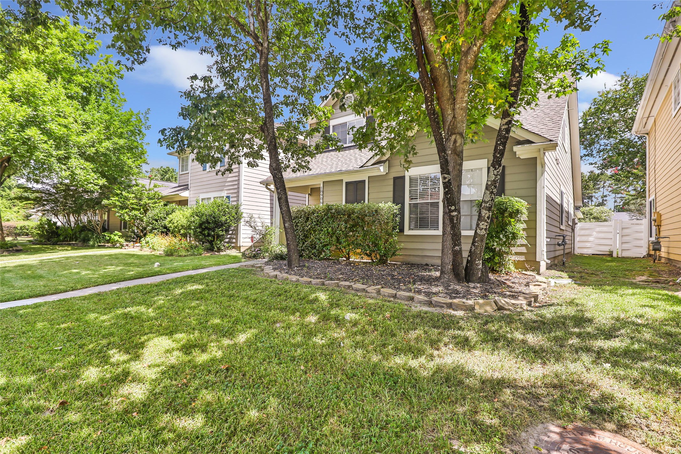 18906 Atasca Oaks Drive Property Photo 3