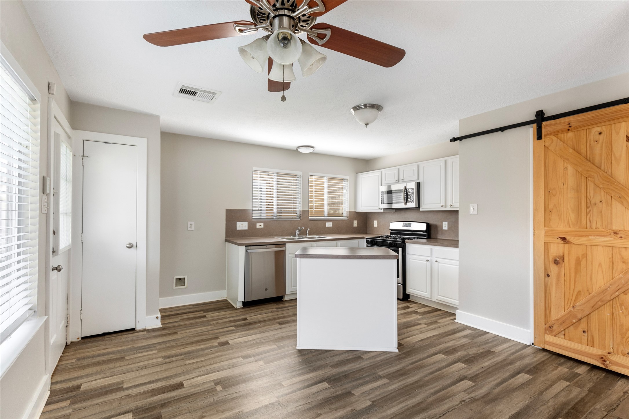 18906 Atasca Oaks Drive Property Photo 13