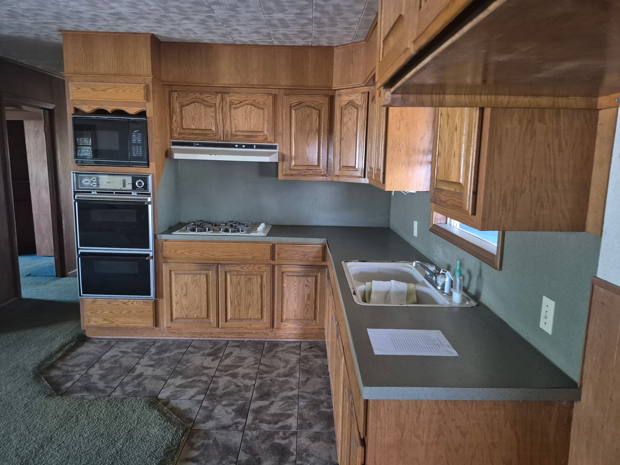 404 Svoboda Street Property Photo 9
