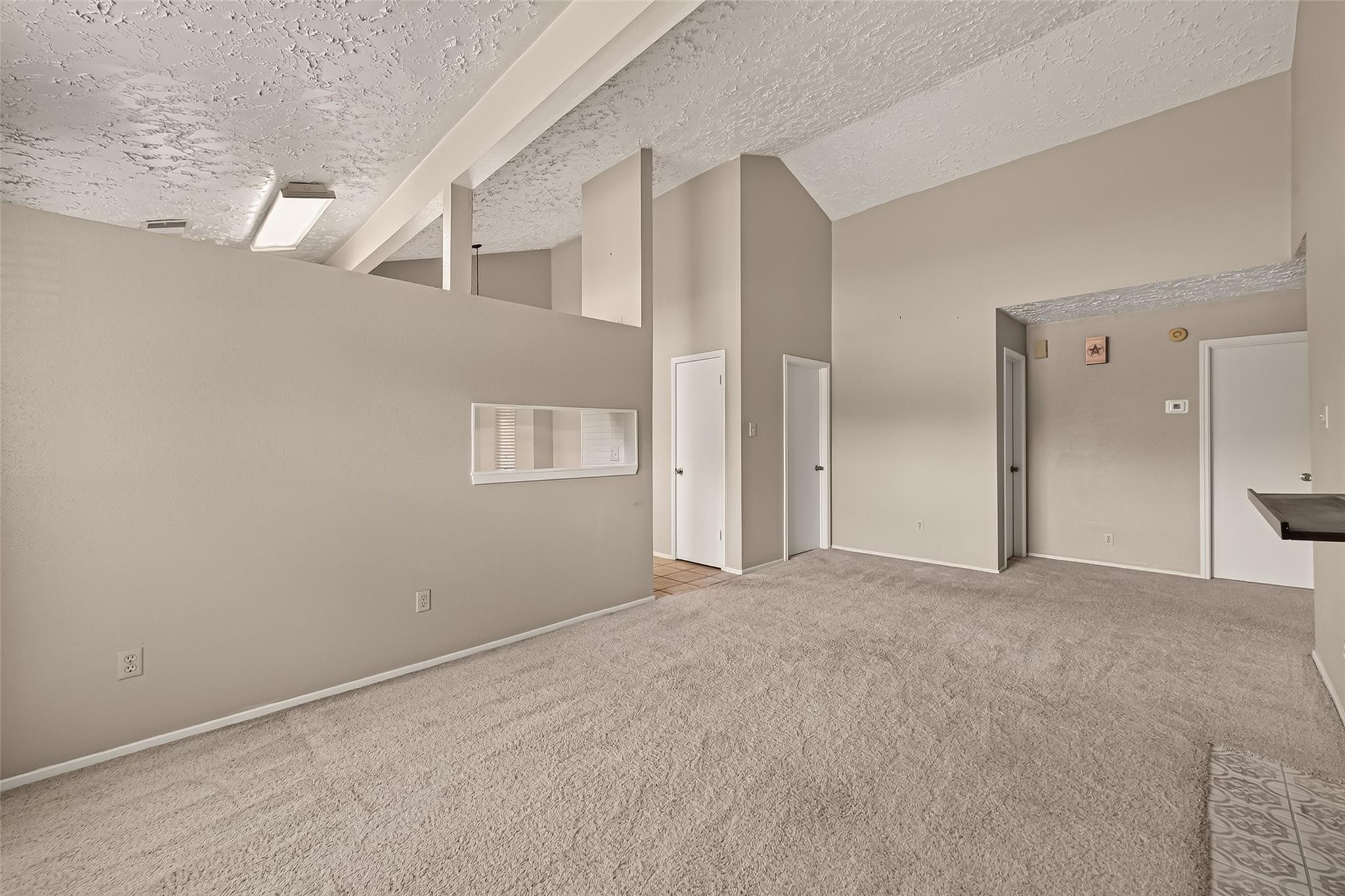 2811 Pheasant Creek Drive Property Photo 6