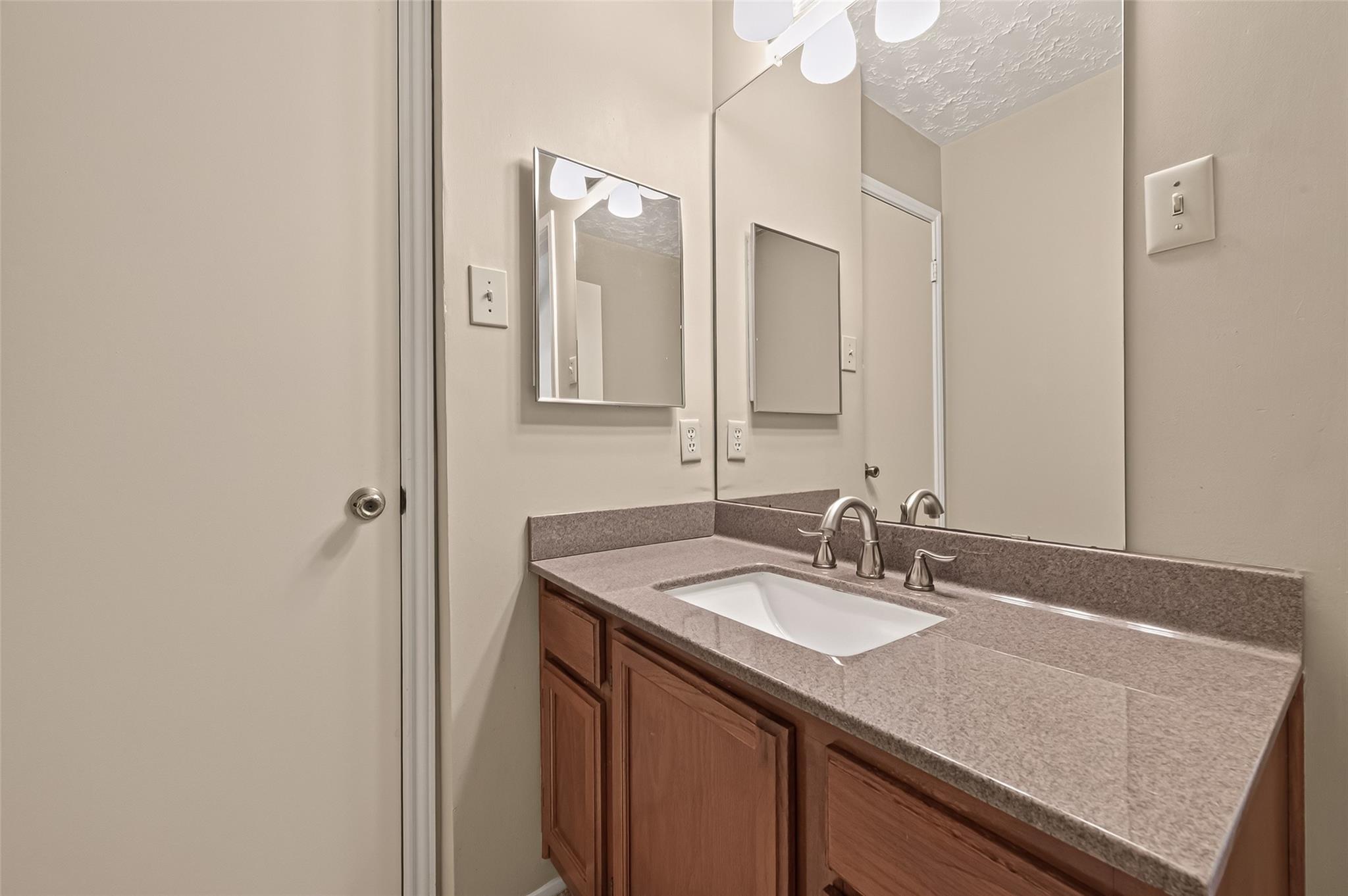2811 Pheasant Creek Drive Property Photo 19