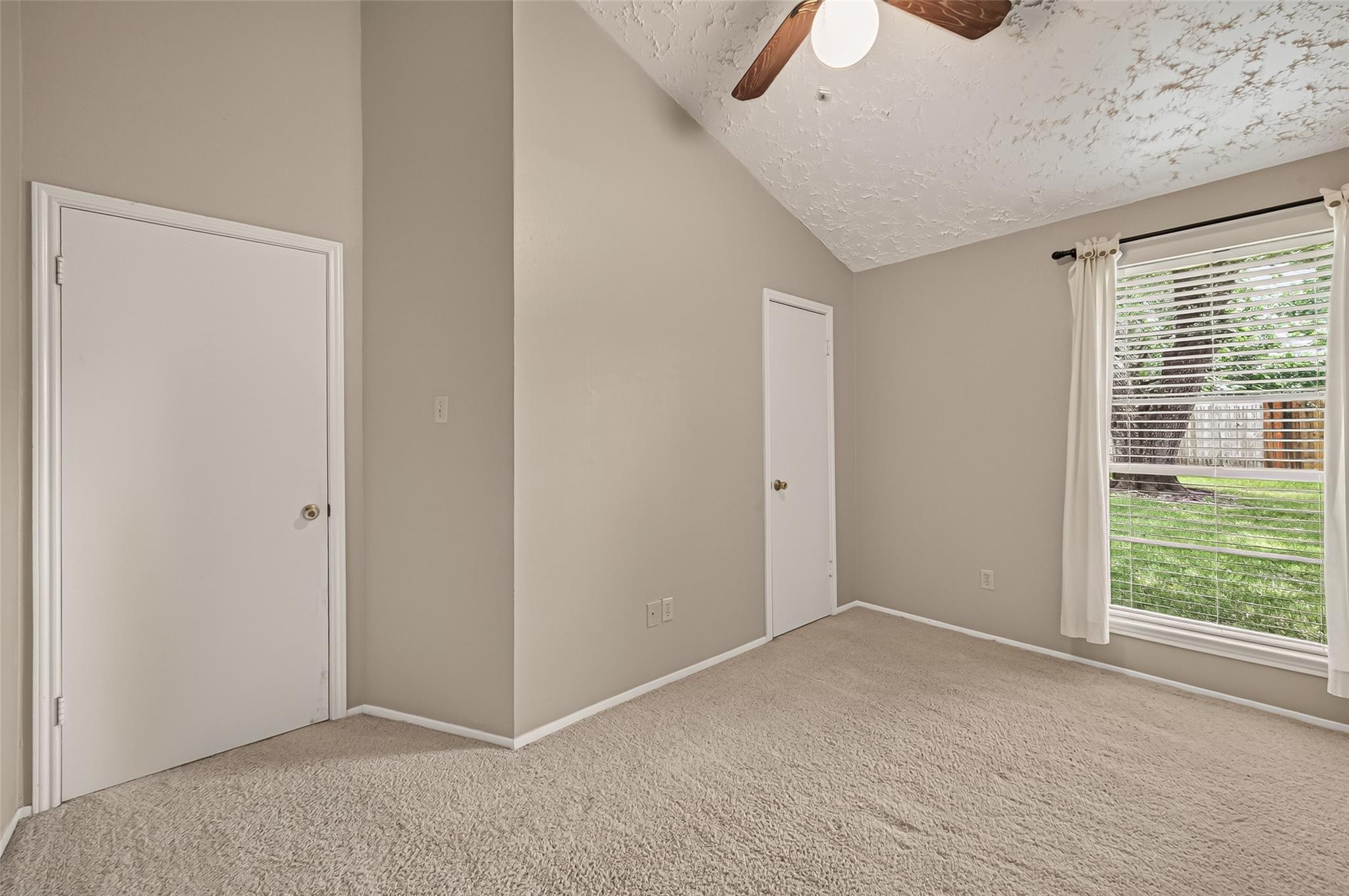 2811 Pheasant Creek Drive Property Photo 23