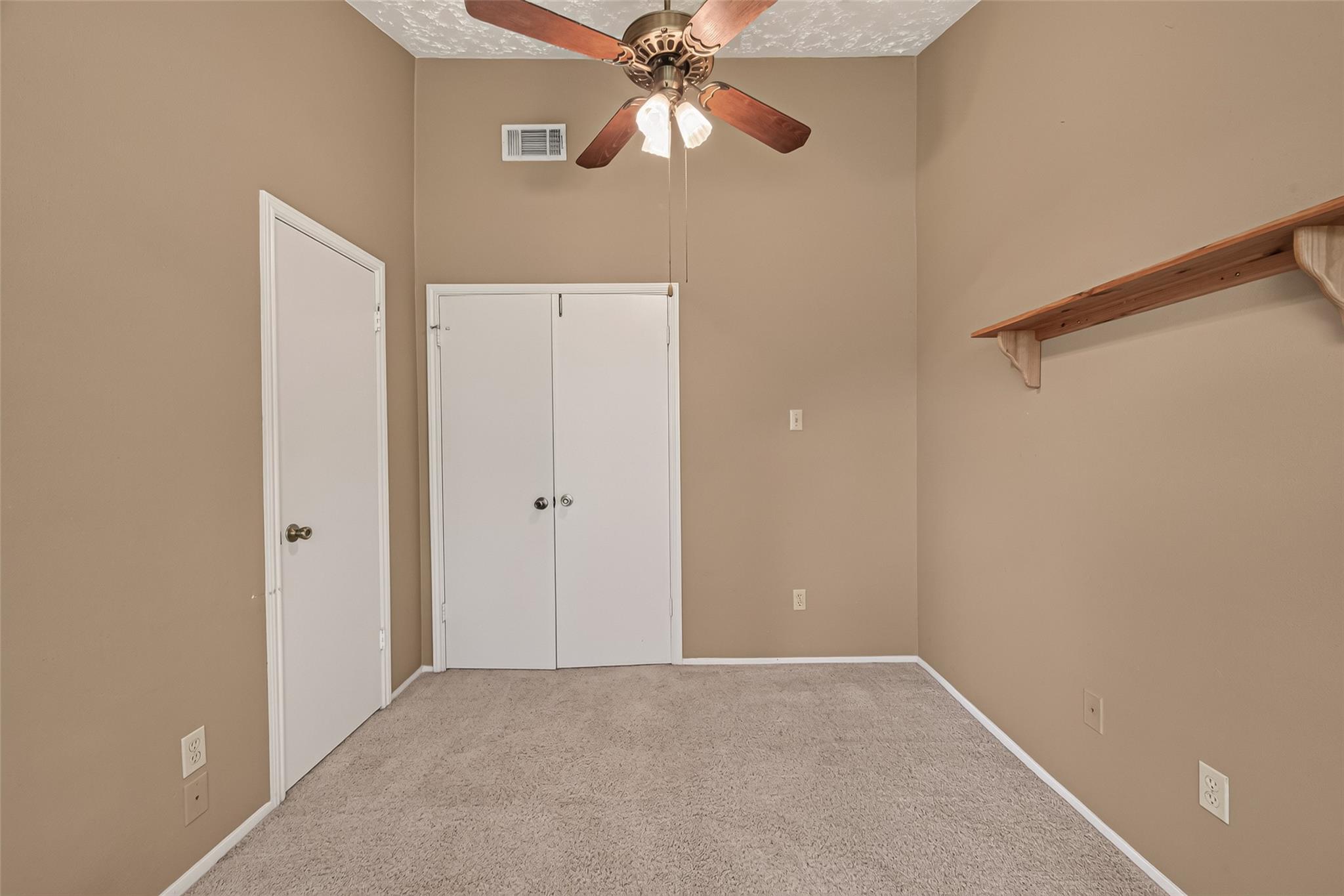 2811 Pheasant Creek Drive Property Photo 24