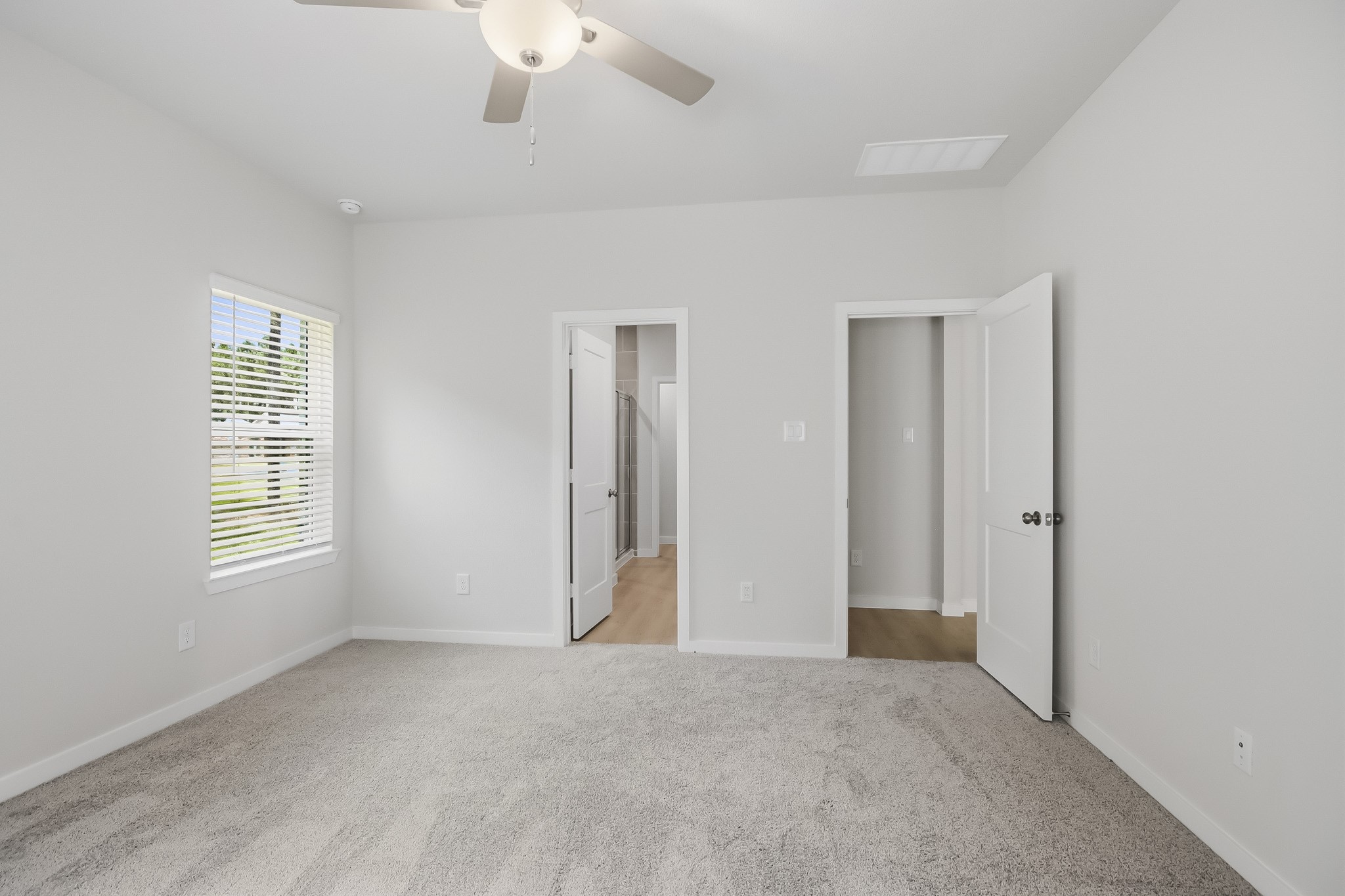 1349 Coastal Drive Property Photo 9