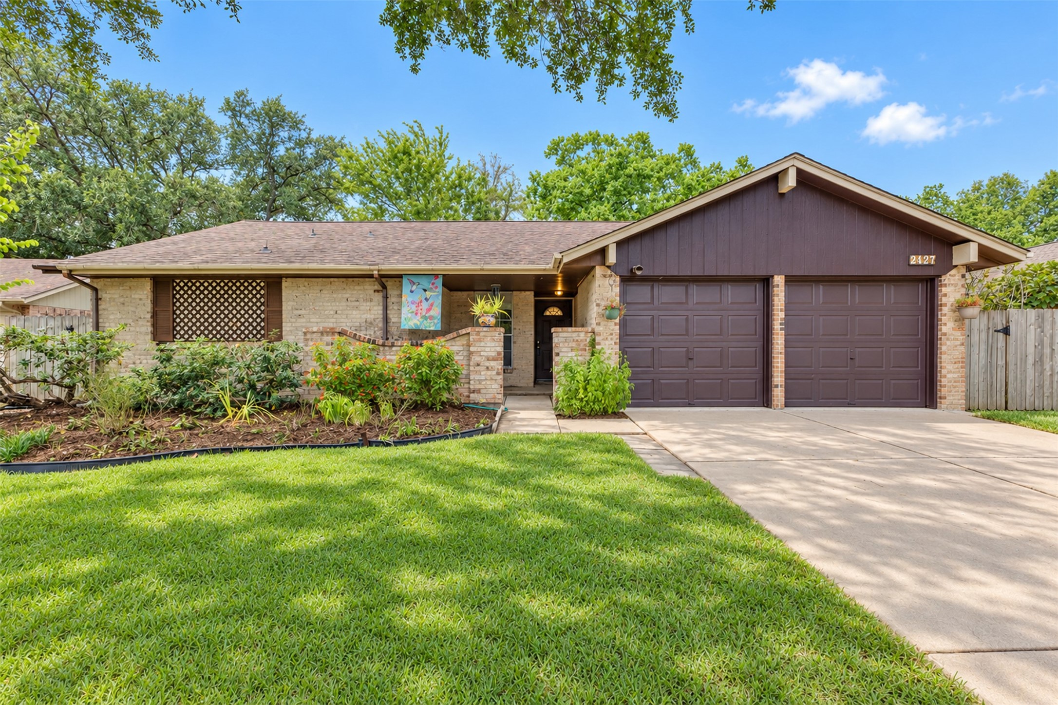 2127 Whiteback Drive Property Photo 1
