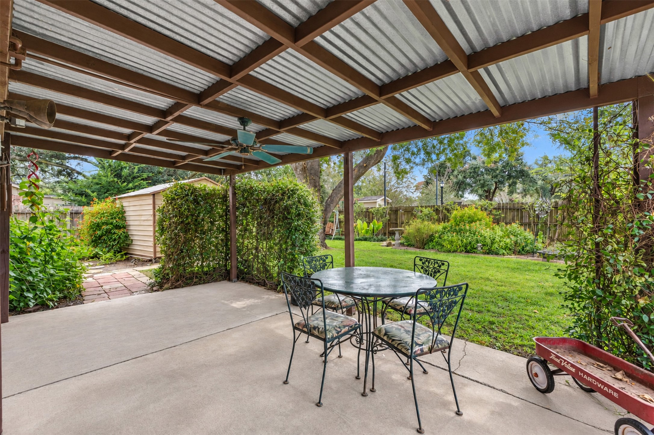 2127 Whiteback Drive Property Photo 29