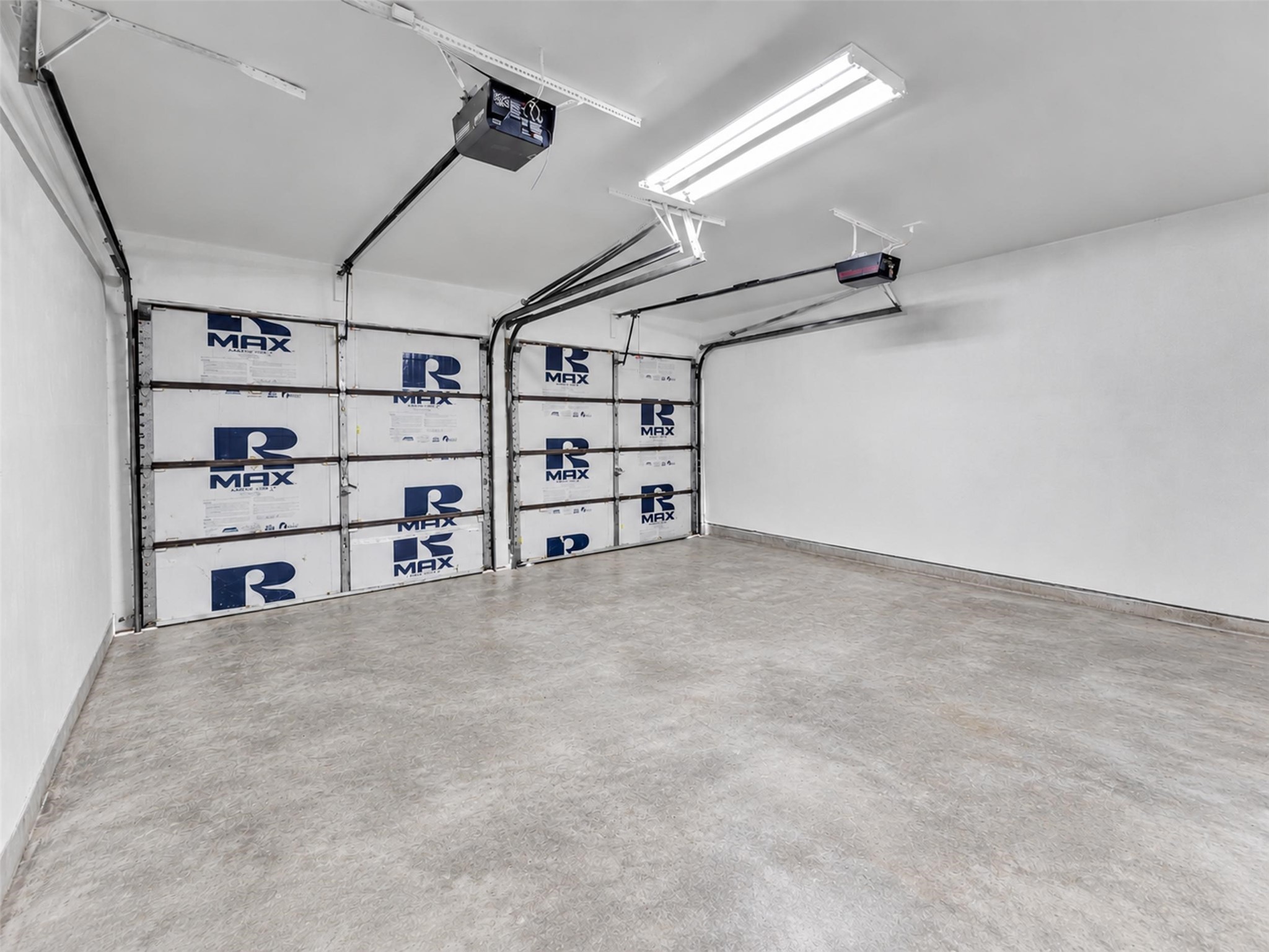 2127 Whiteback Drive Property Photo 32