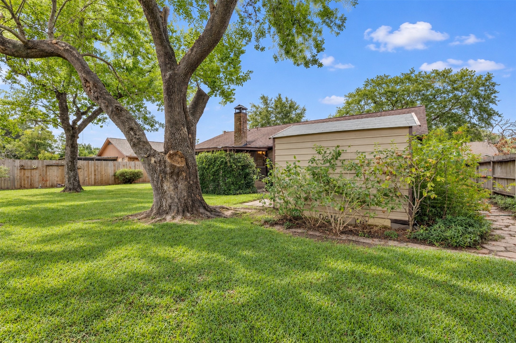 2127 Whiteback Drive Property Photo 34