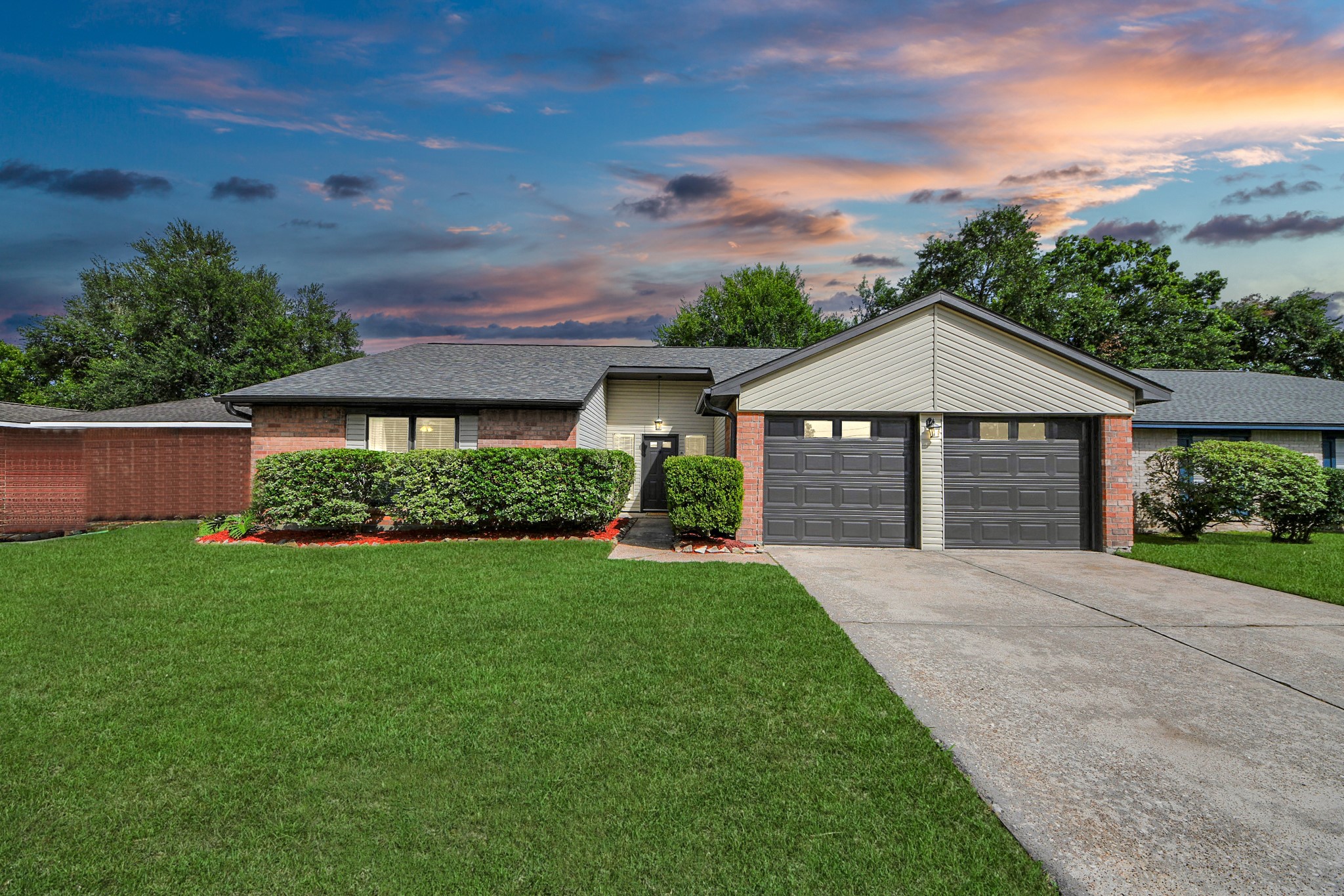 2315 Colonial Ridge Drive Property Photo 1