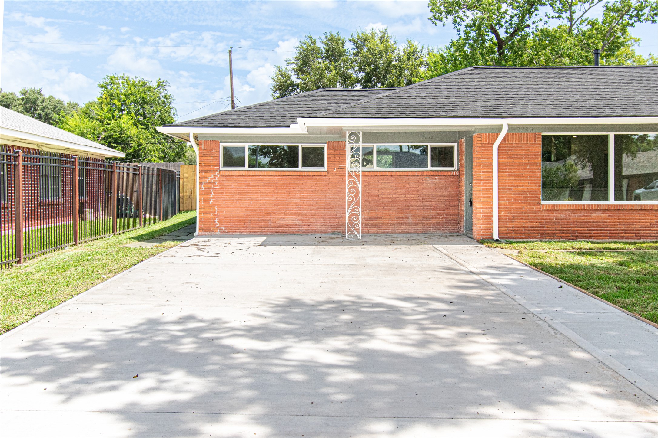 2730 Knotty Oaks Trail Property Photo 3