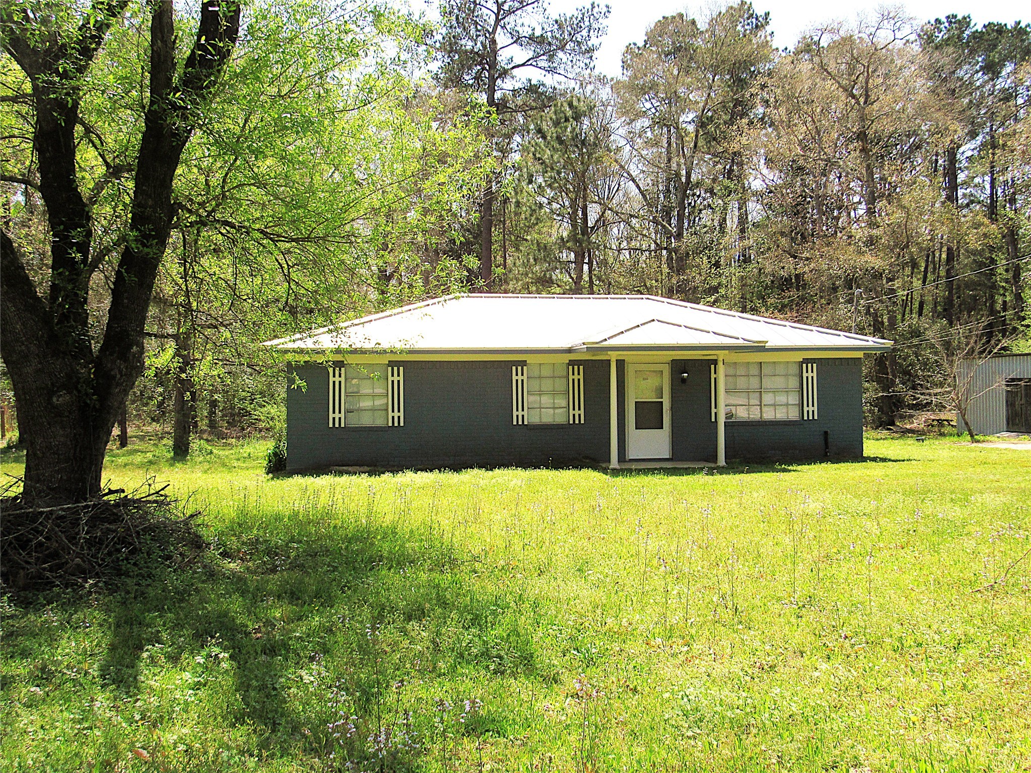 560 Beverly Drive Property Photo