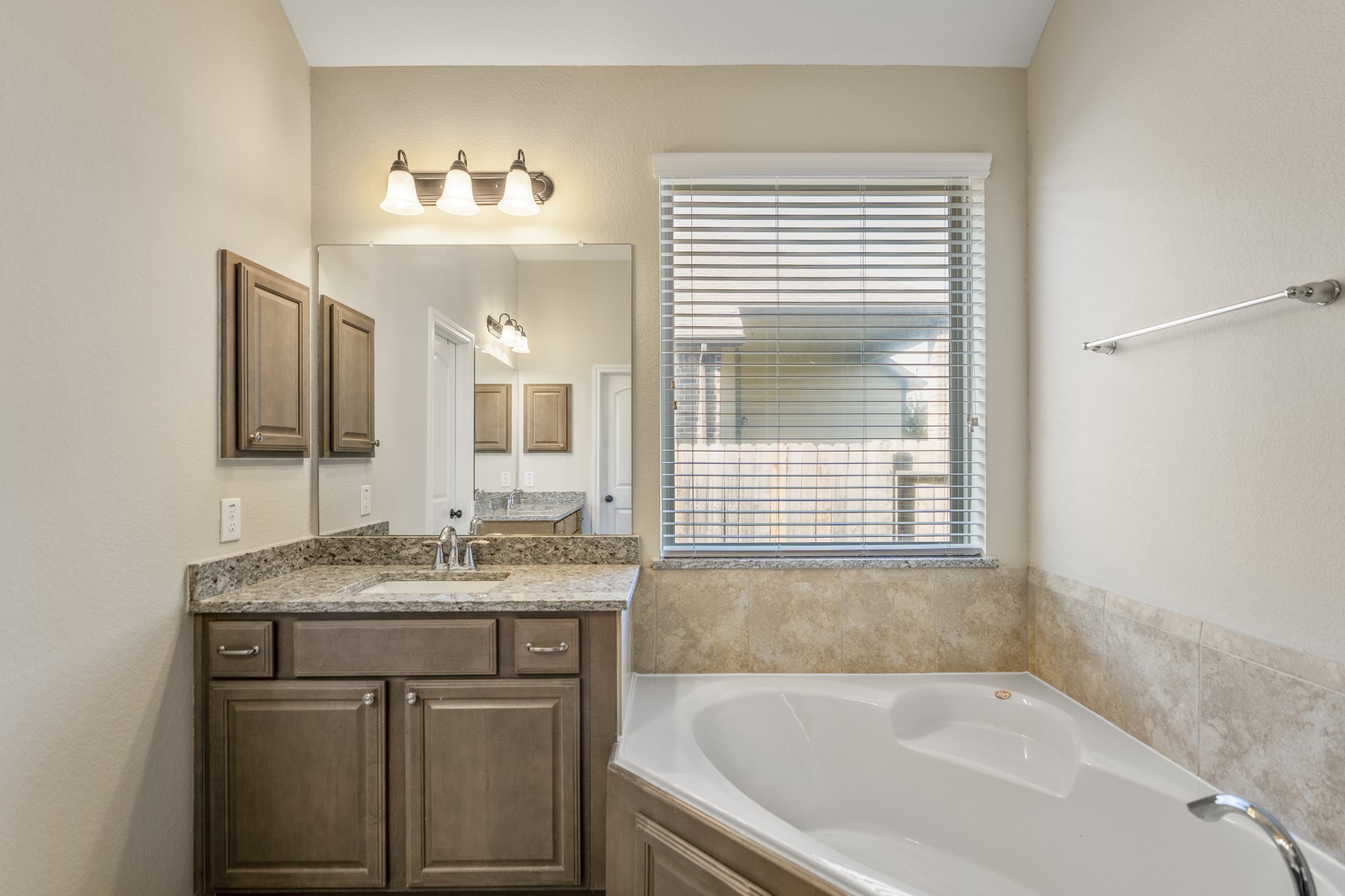 5942 Brookway Willow Drive Property Photo 25