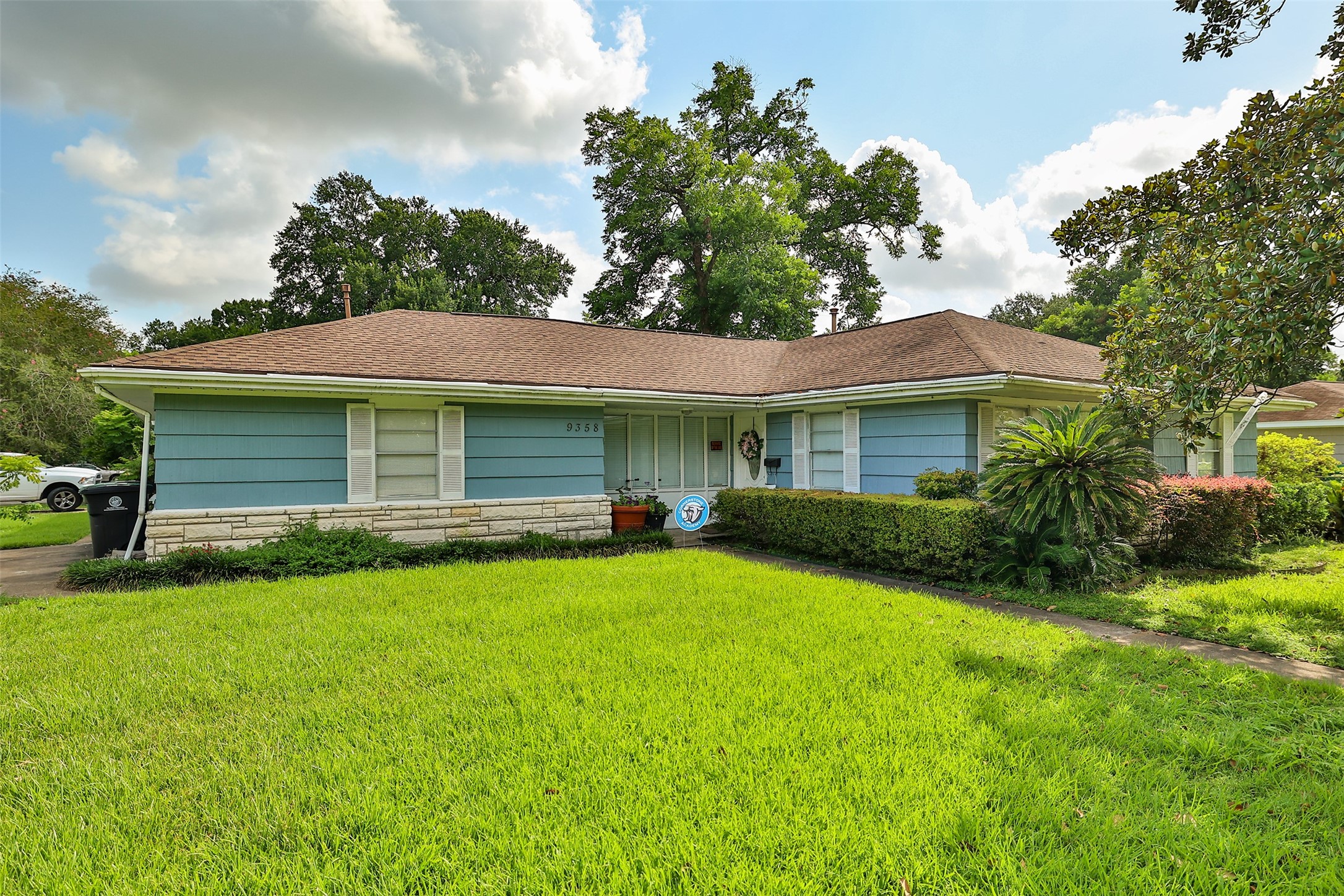 9358 Leto Road Property Photo 4