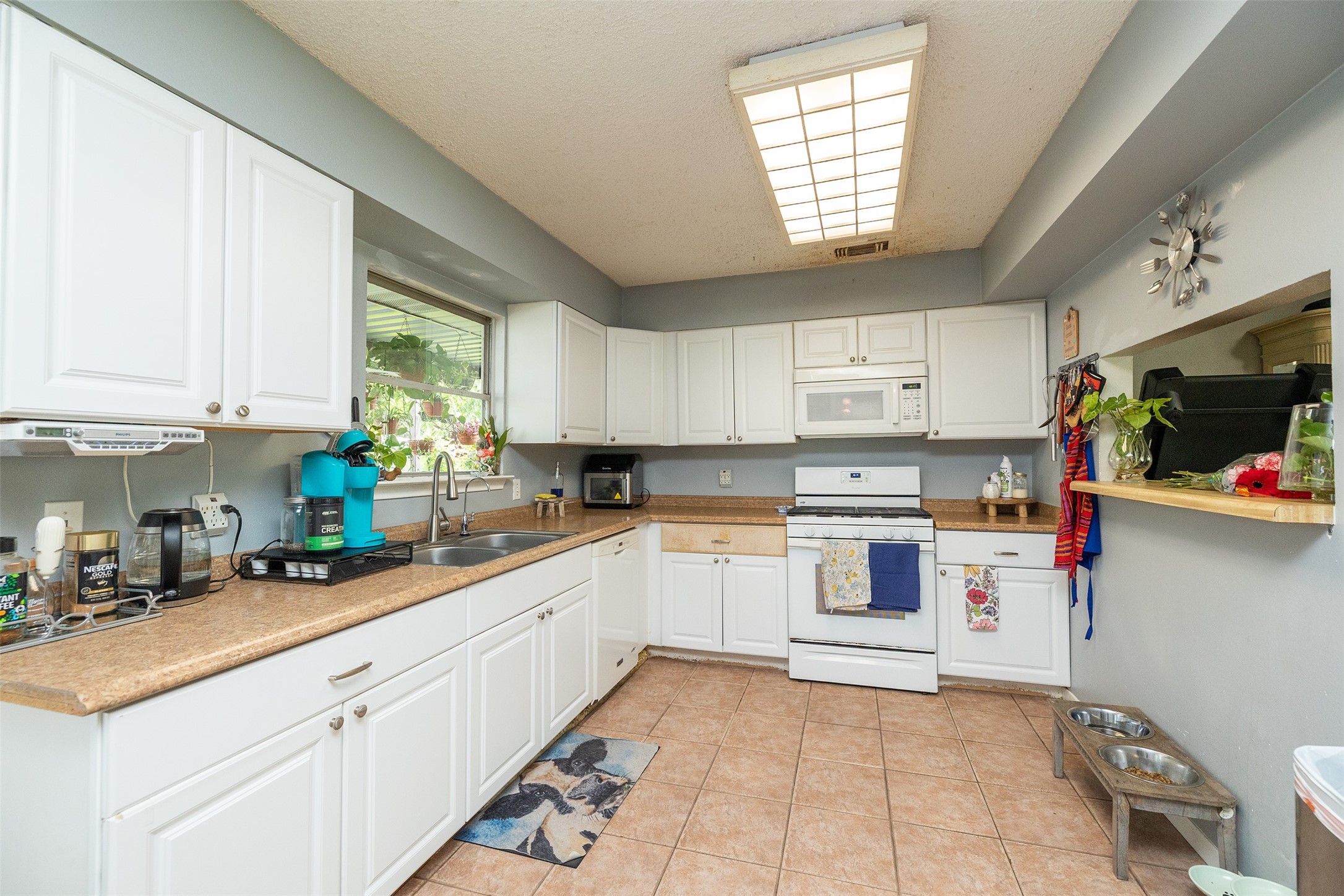 9358 Leto Road Property Photo 9