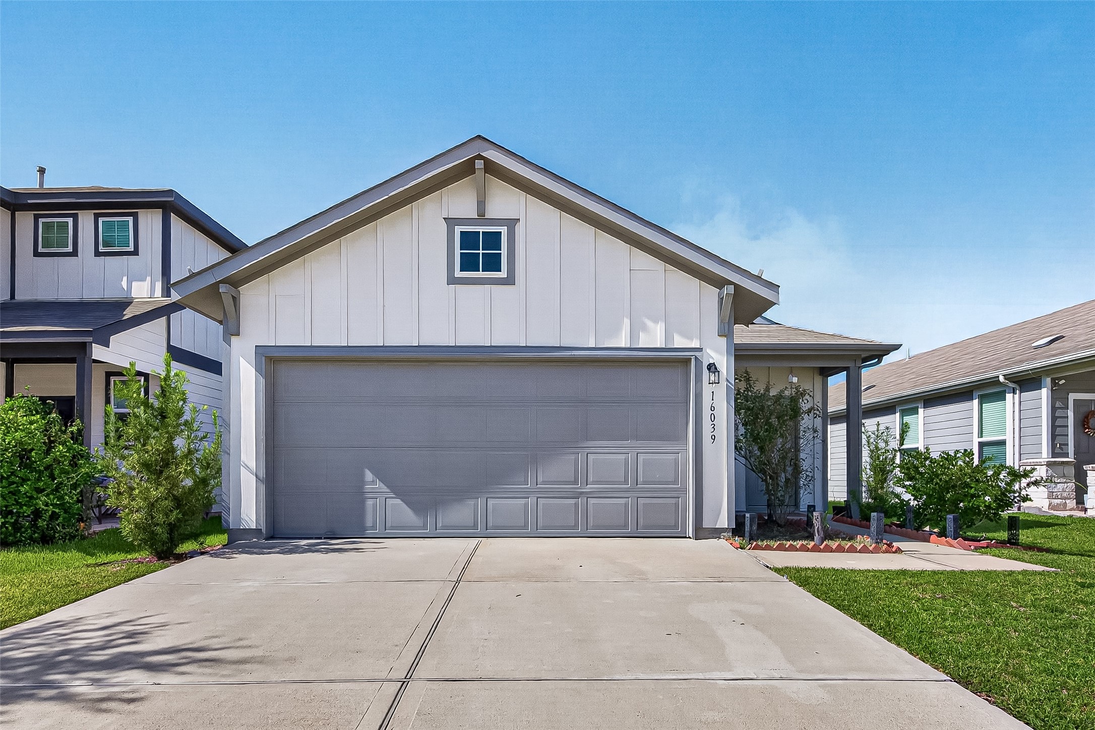 16039 Kingfield Haven Drive Property Photo 1