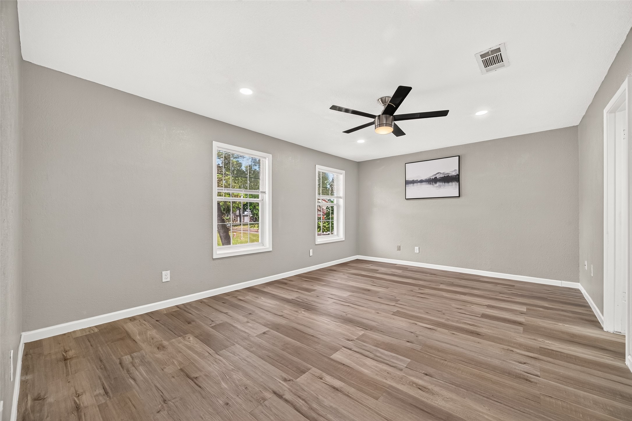 552 Roanoke Drive Property Photo 14