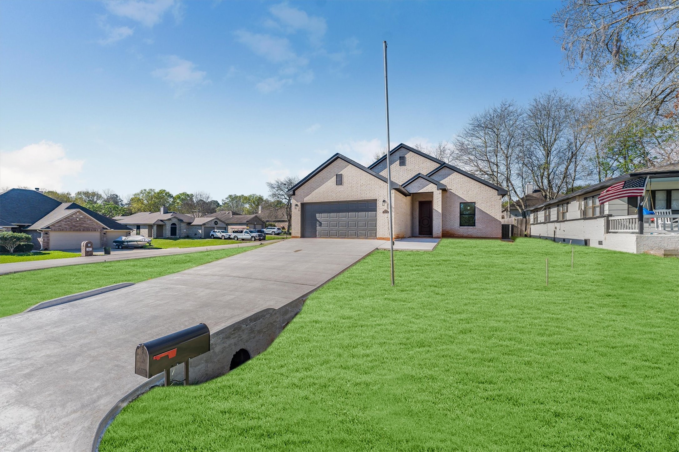 10703 Hillside Drive Property Photo 3