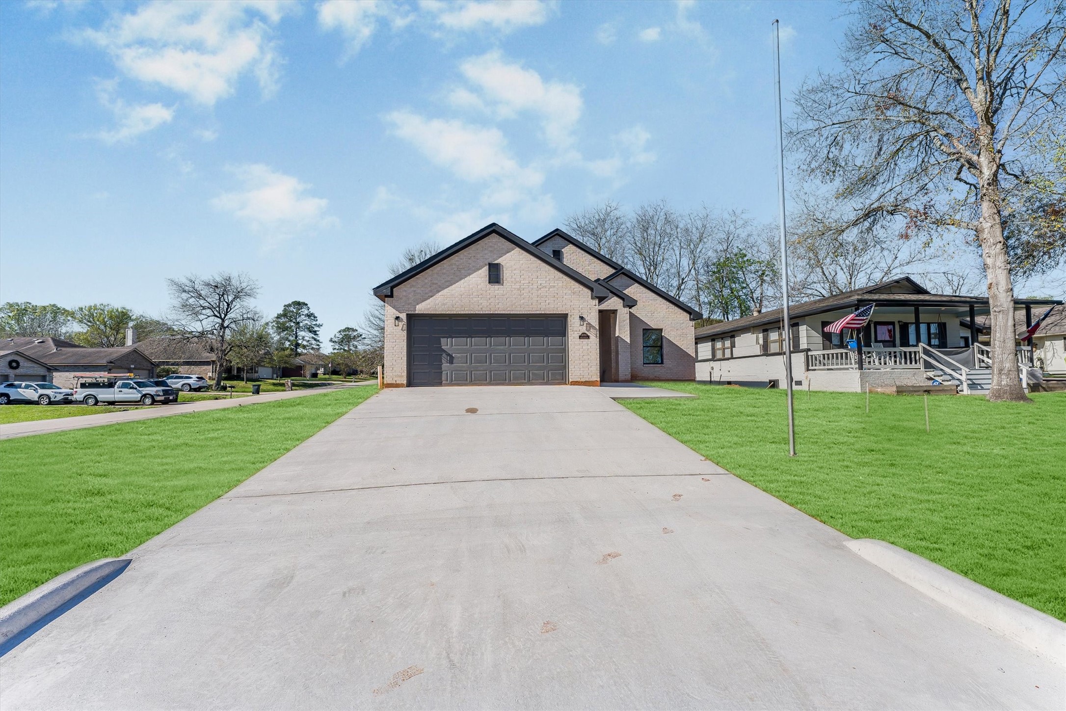 10703 Hillside Drive Property Photo 6