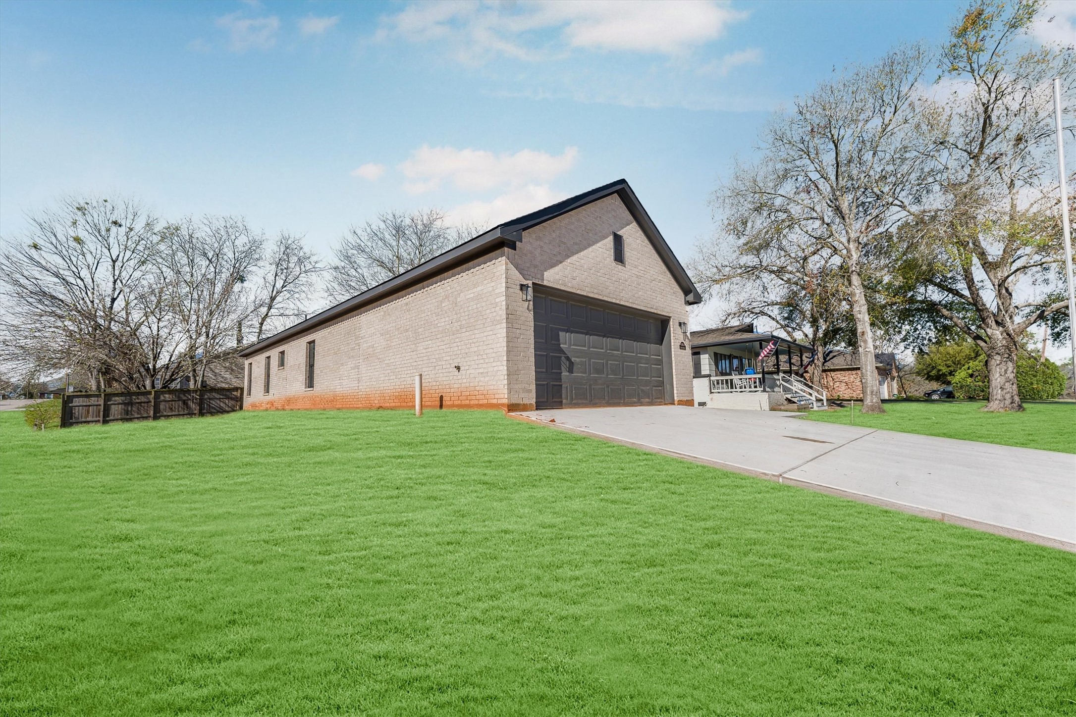 10703 Hillside Drive Property Photo 8