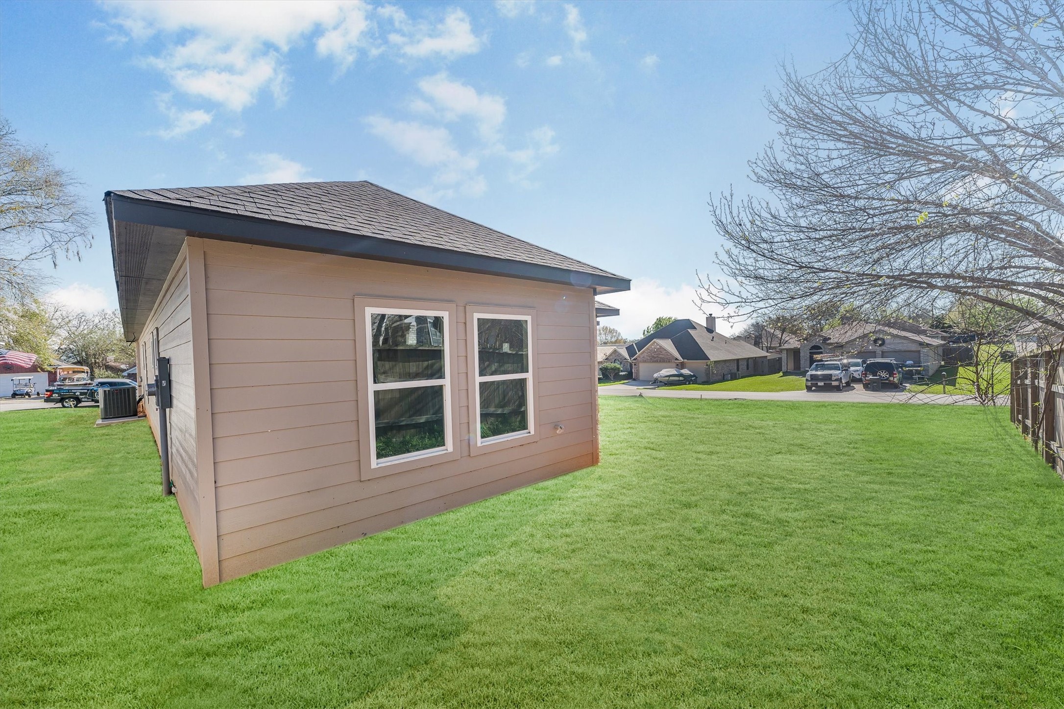 10703 Hillside Drive Property Photo 10