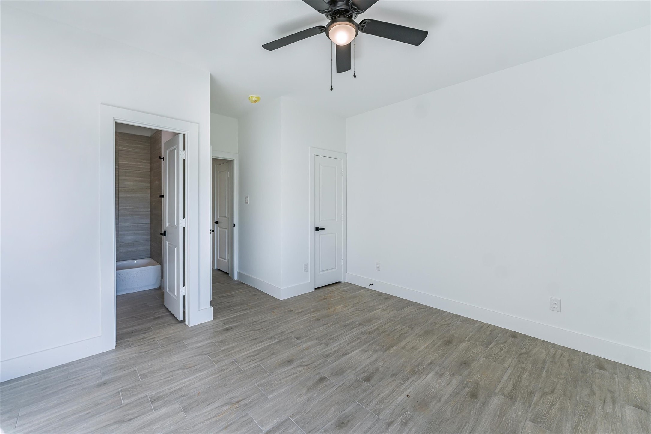 10703 Hillside Drive Property Photo 14