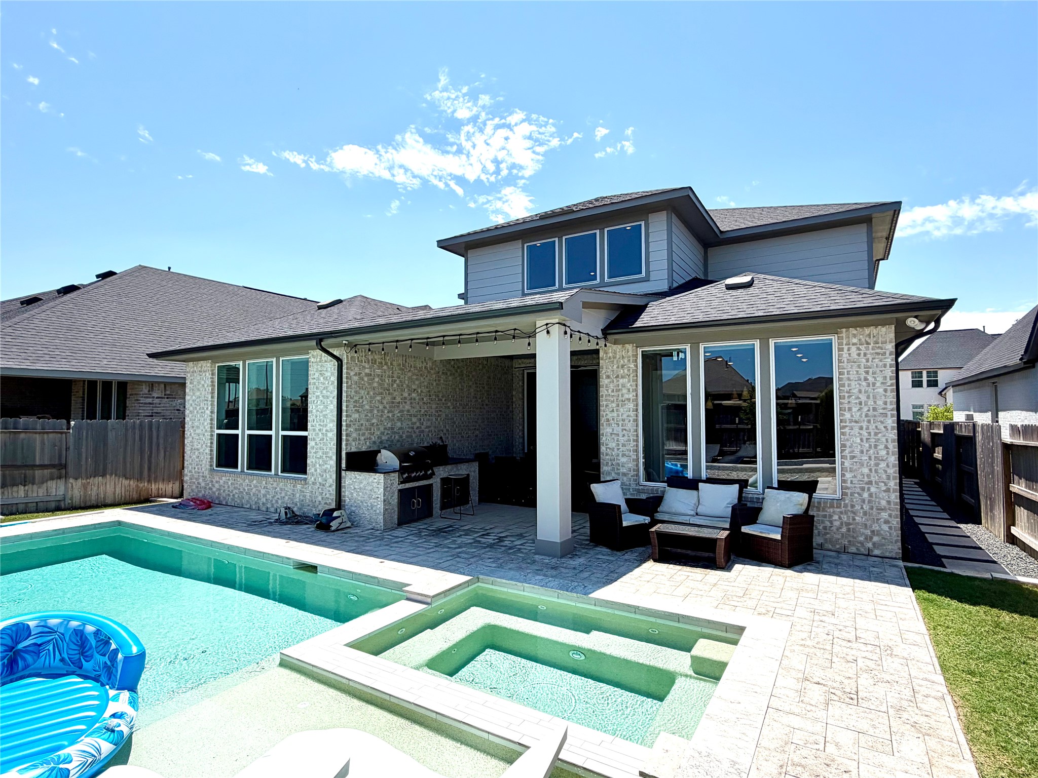 9214 Trimble Landing Dr Property Photo 3
