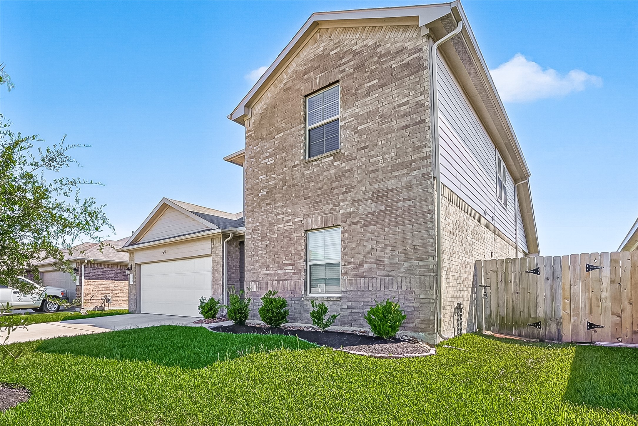 21500 Rustic Elm Drive Property Photo 3