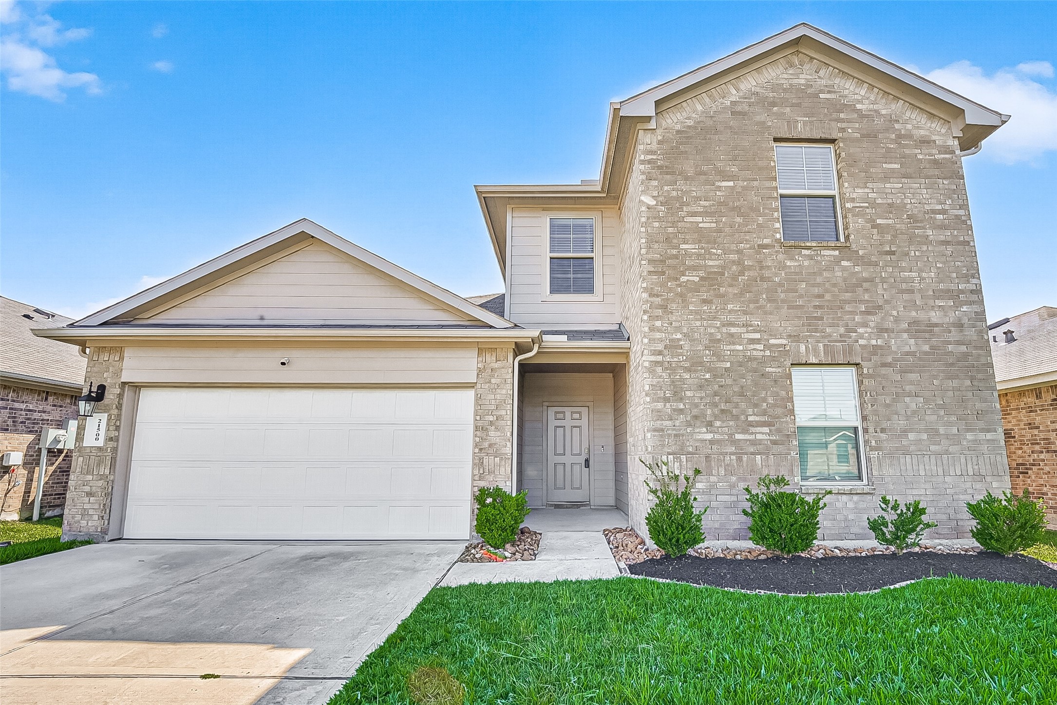 21500 Rustic Elm Drive Property Photo 4
